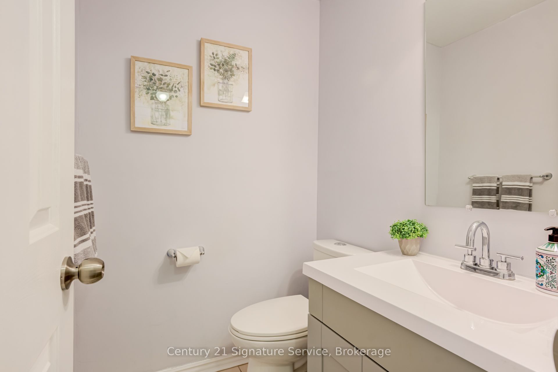 2755 Lindholm Crescent Property Photo 22