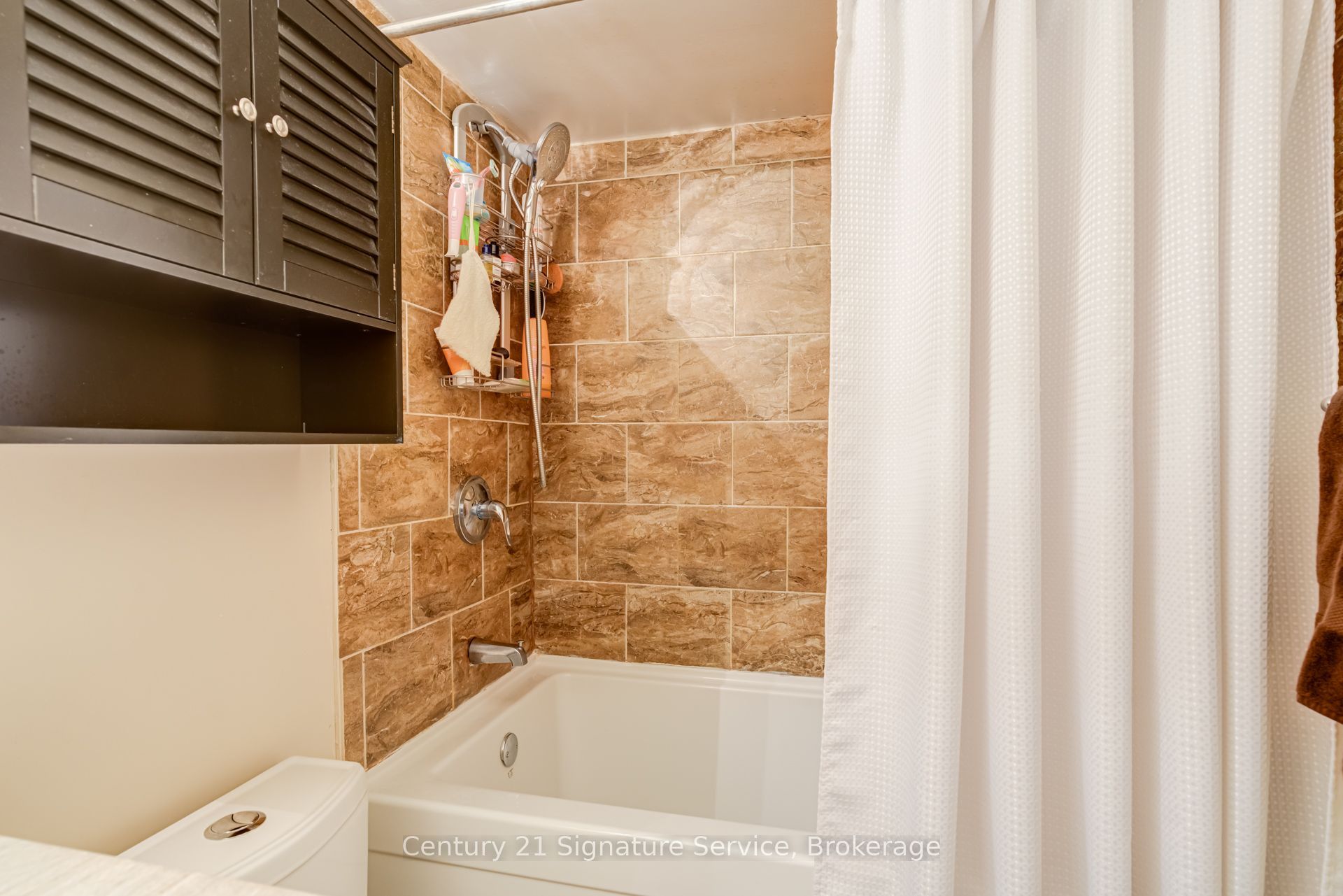 2755 Lindholm Crescent Property Photo 28