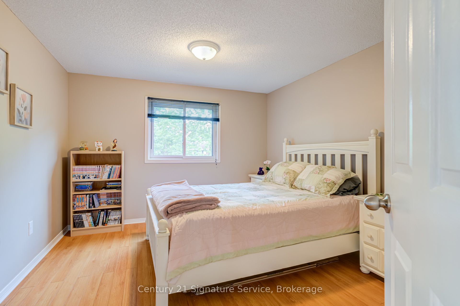 2755 Lindholm Crescent Property Photo 34