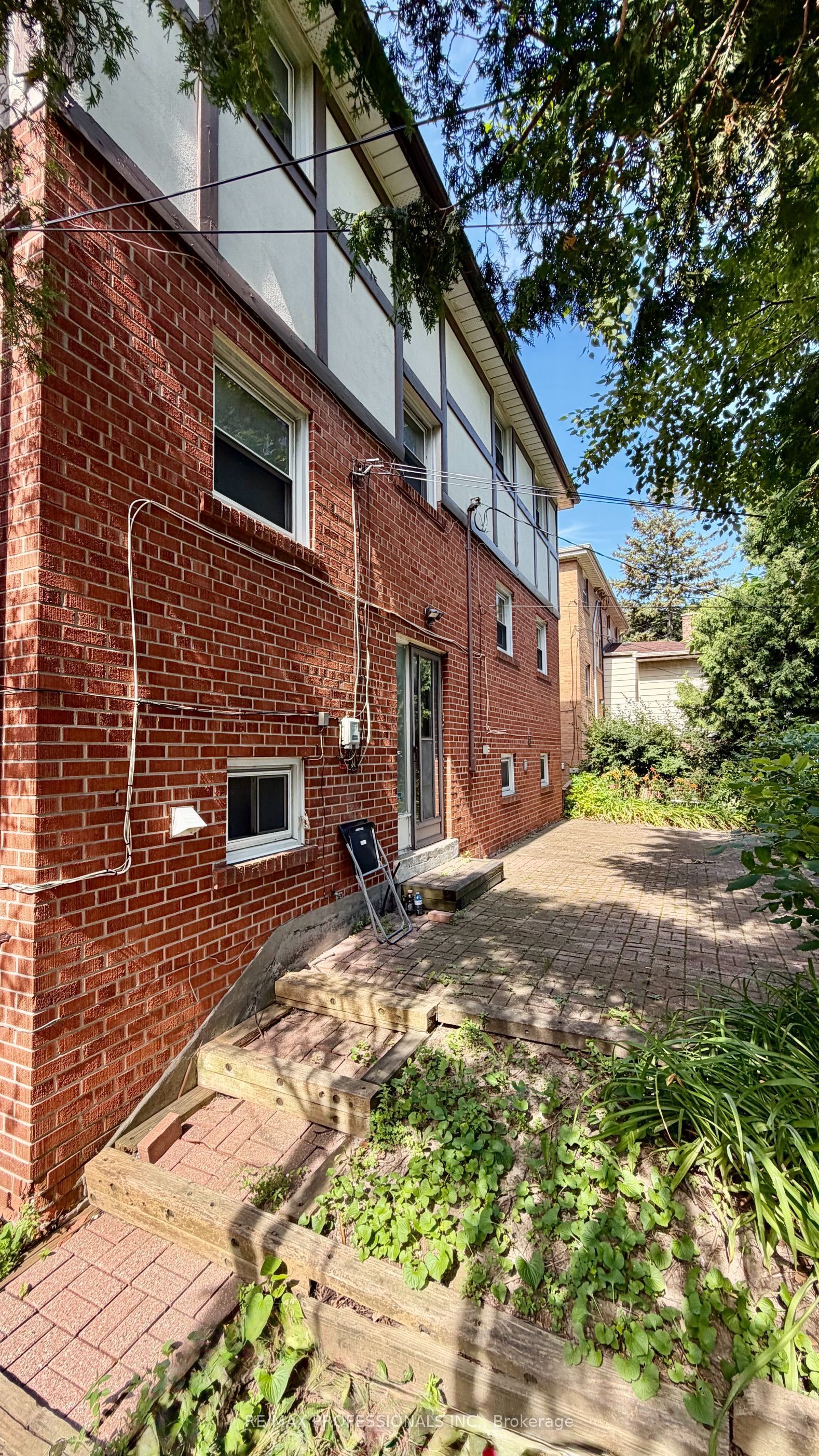 8 Bridesburg Drive Property Photo 10