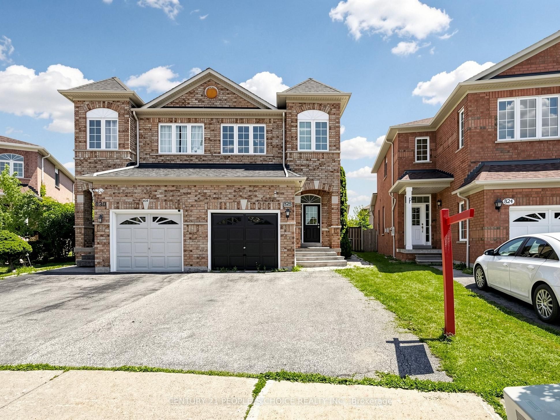 828 Khan Crescent Property Photo 1