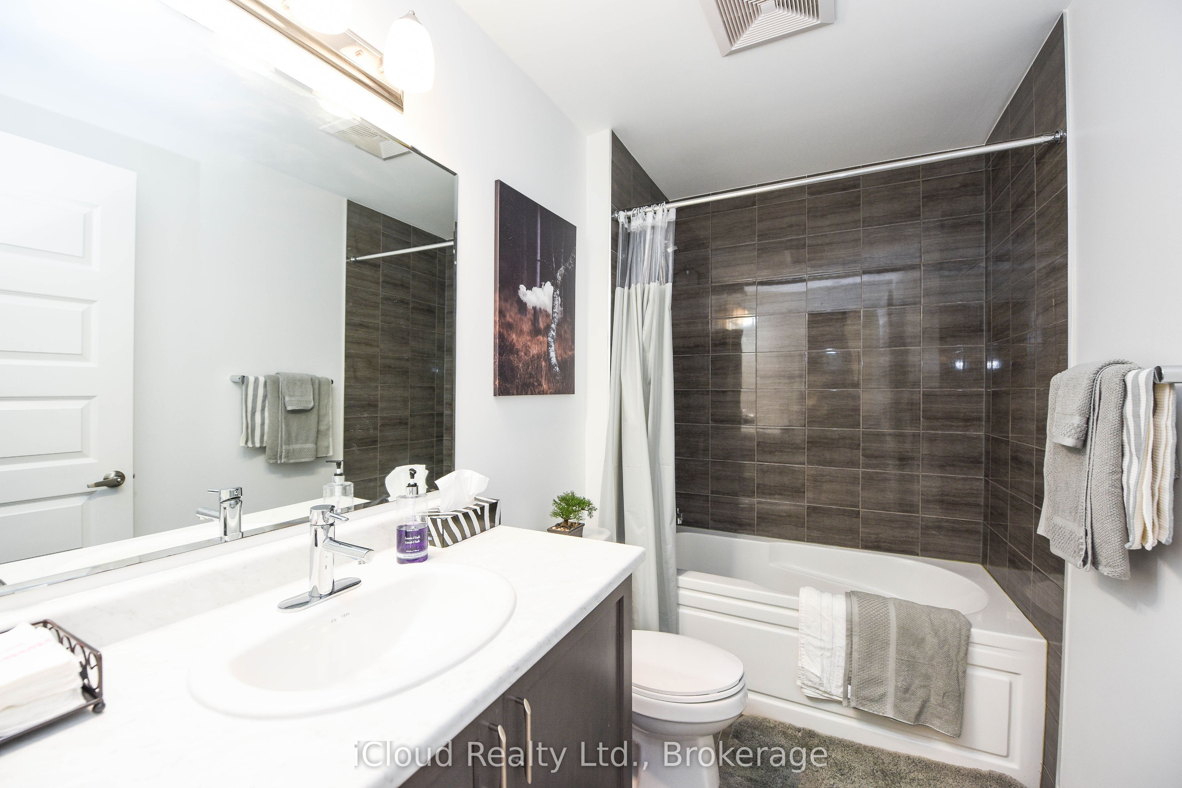 95 Dundas Street 004 Property Photo 39
