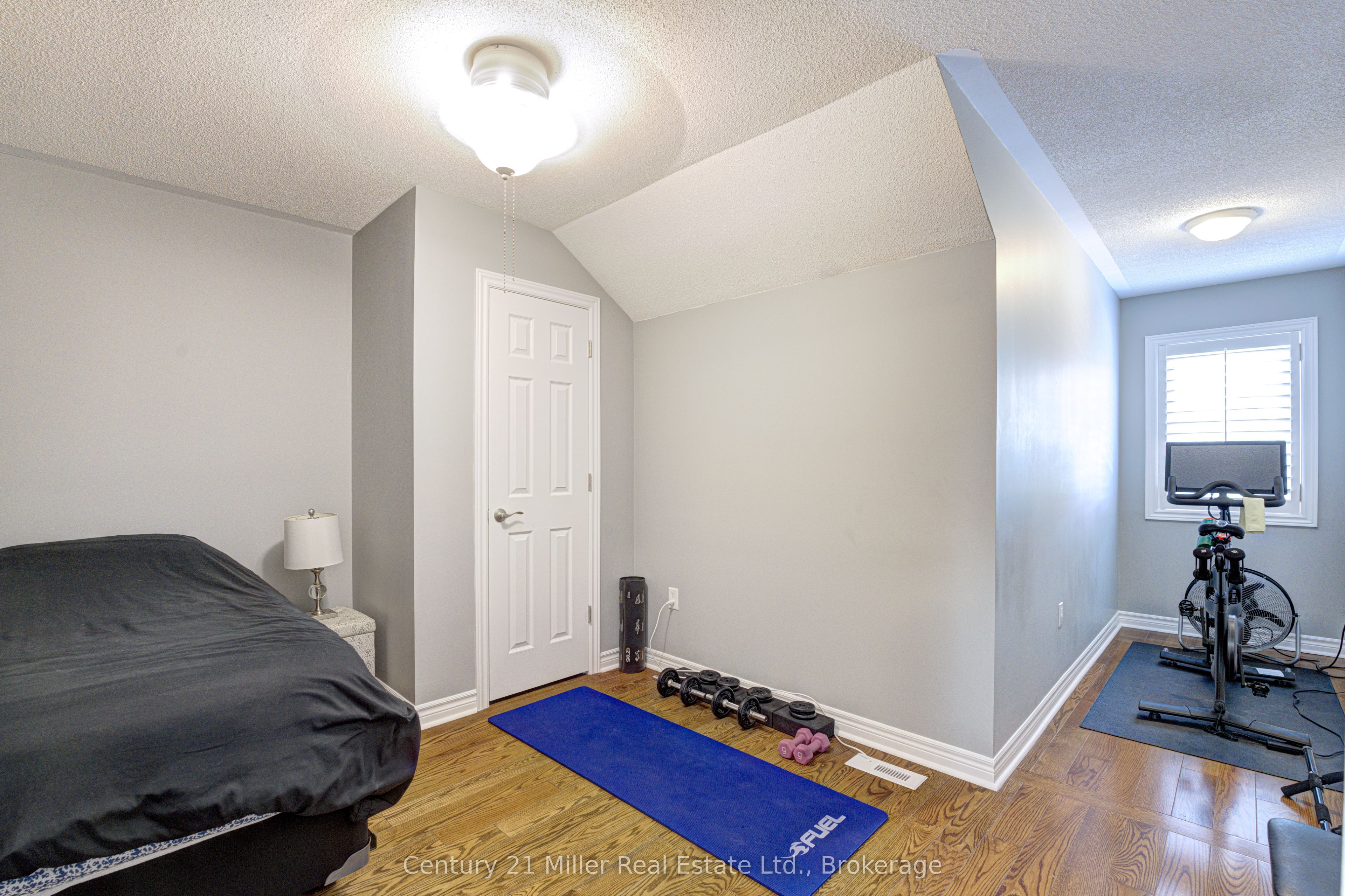 3202 Epworth Crescent Property Photo 28