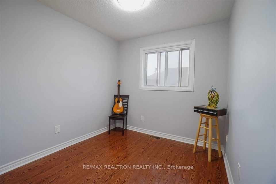 28 Rexdale Boulevard 16 Property Photo 8