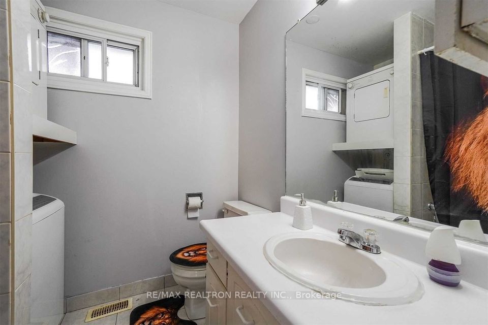 28 Rexdale Boulevard 16 Property Photo 11