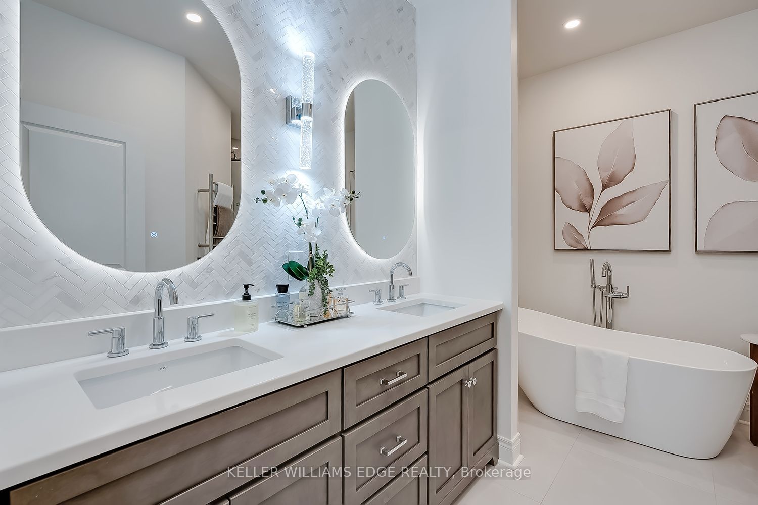 4285 Couples Crescent Property Photo 14