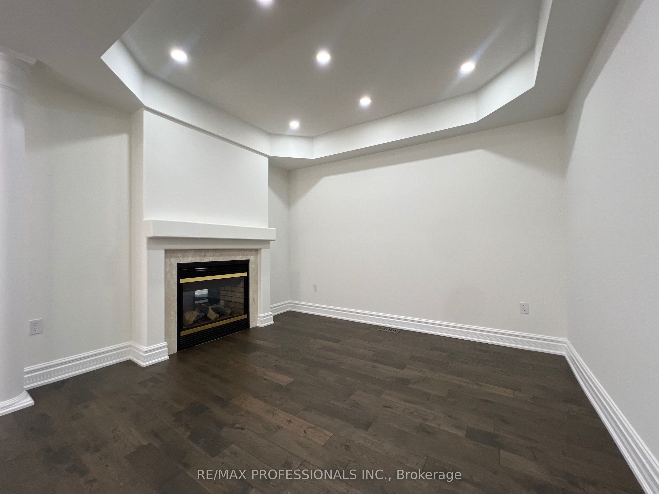 3895 Henrietta Way Property Photo 18