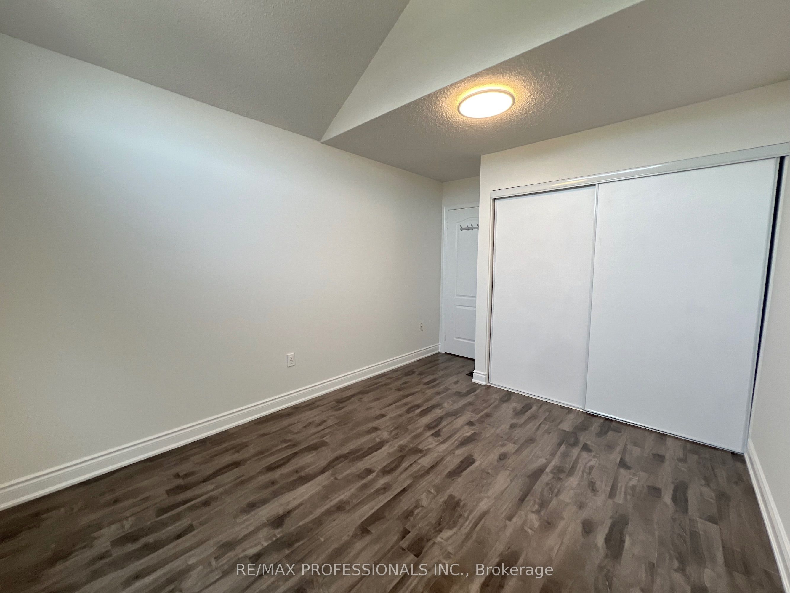 3895 Henrietta Way Property Photo 35