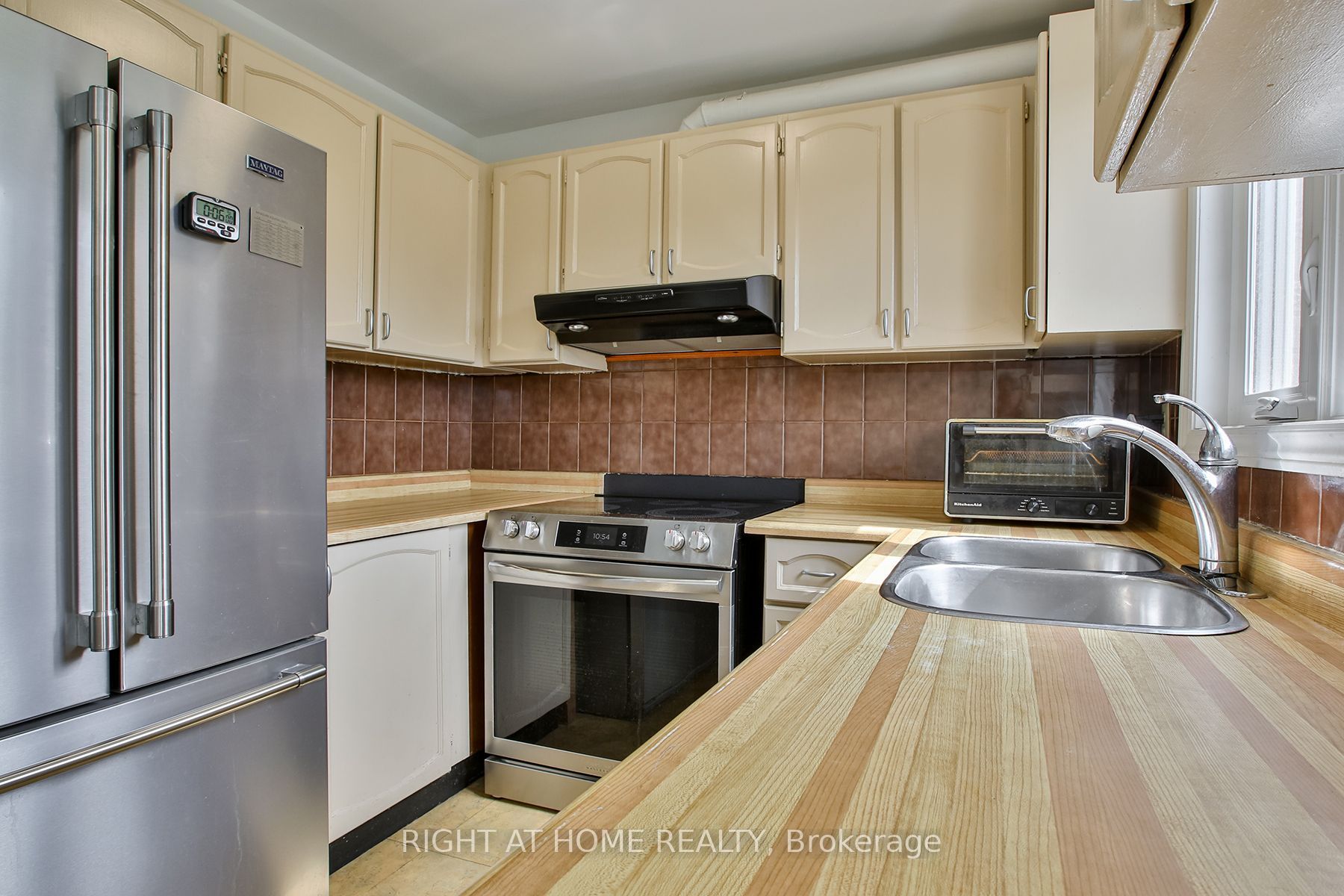 56 Cathy Jean Crescent Property Photo 15