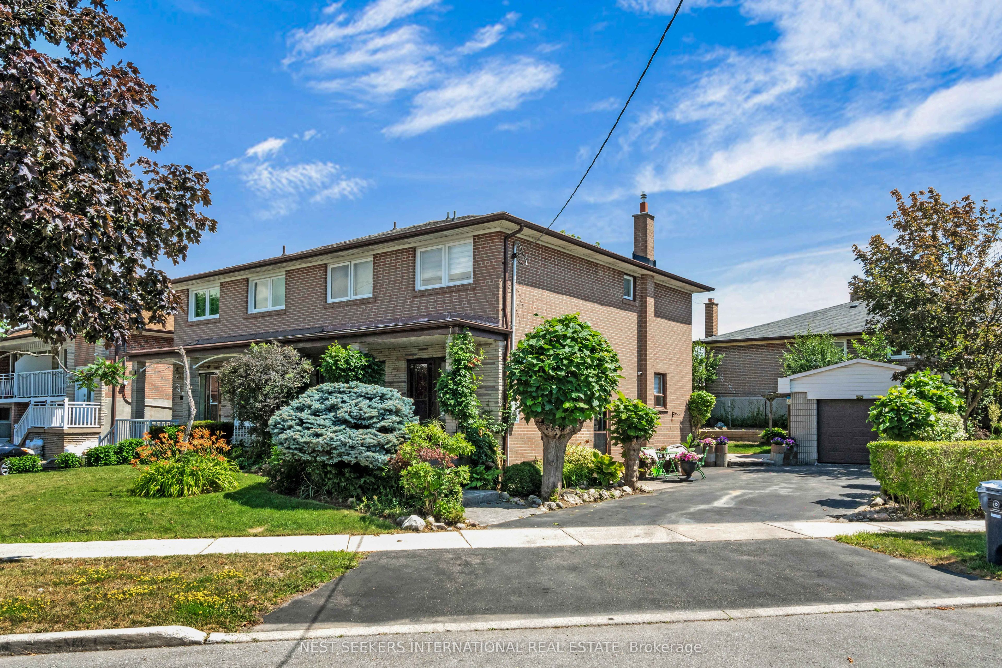 65 Orchardcroft Crescent Property Photo 1