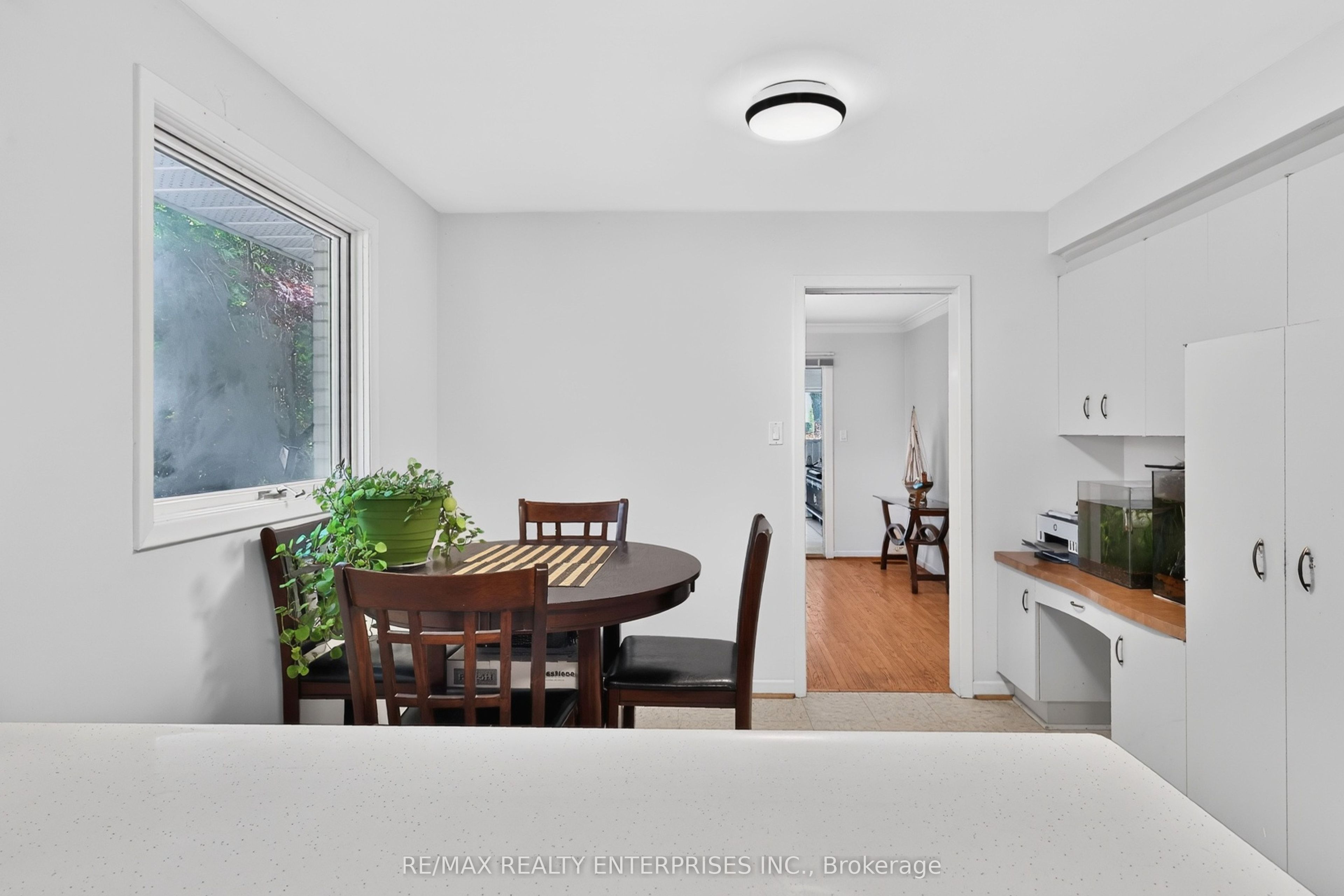 975 Cresthampton Lane Property Photo 11