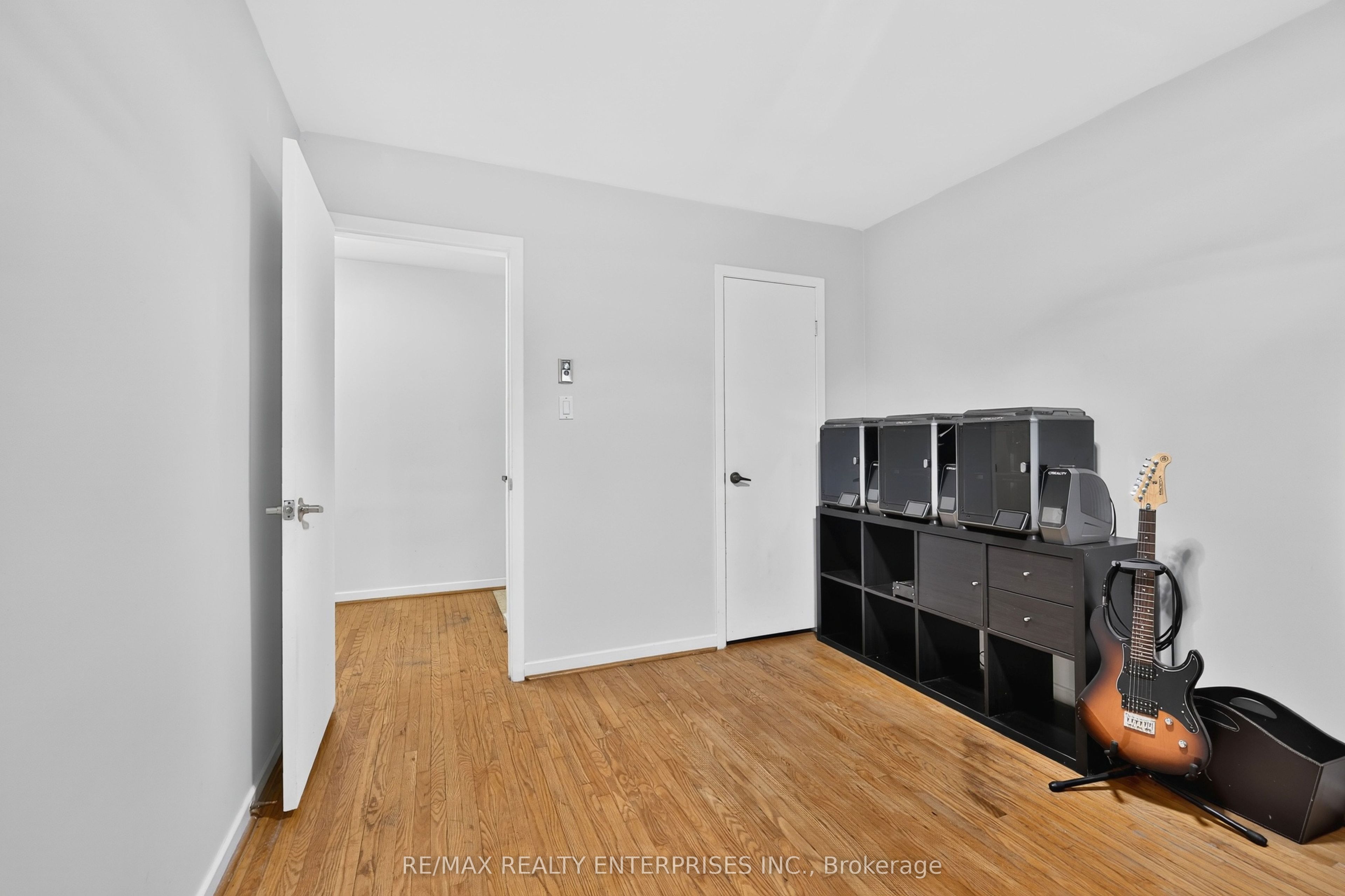 975 Cresthampton Lane Property Photo 23
