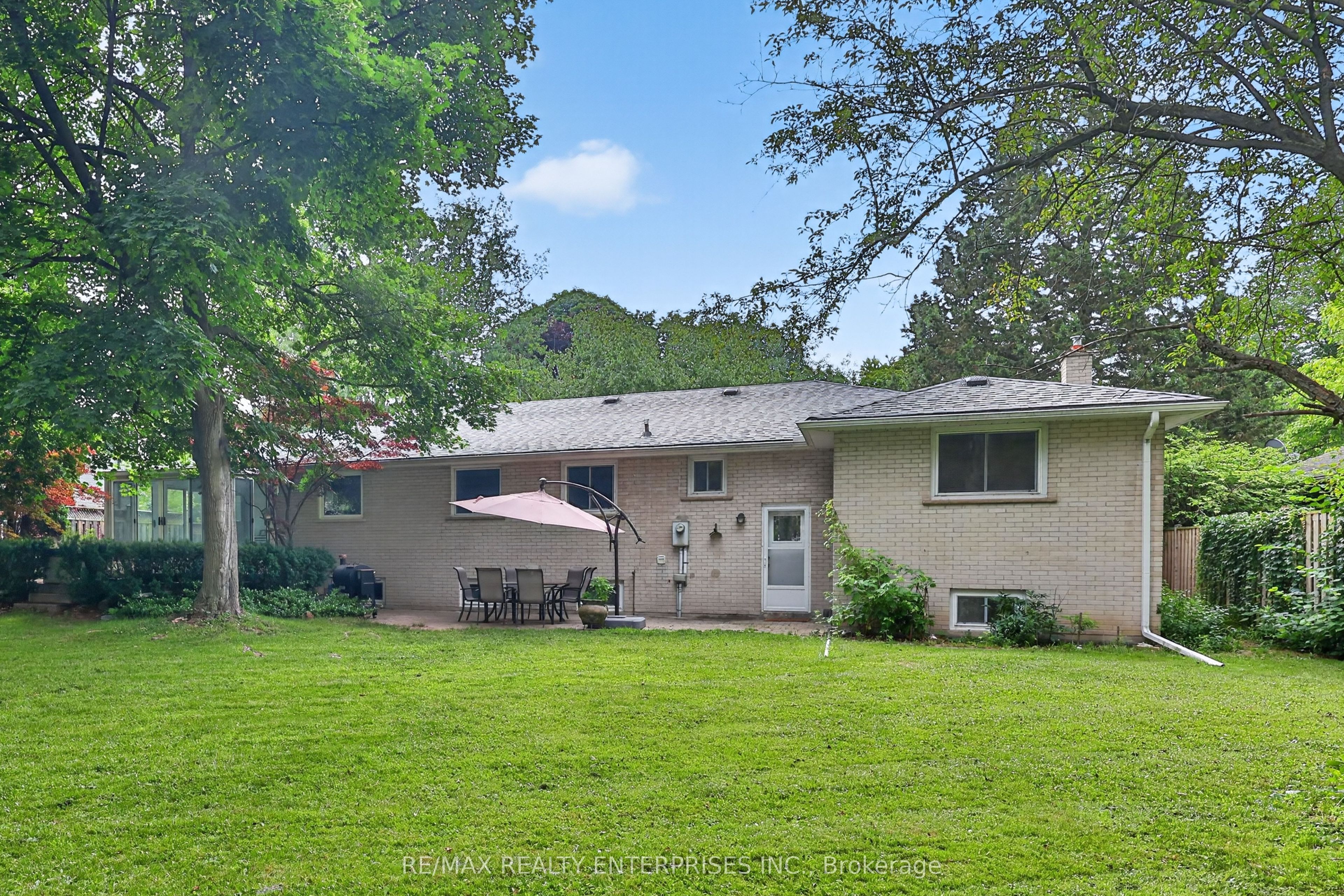975 Cresthampton Lane Property Photo 37
