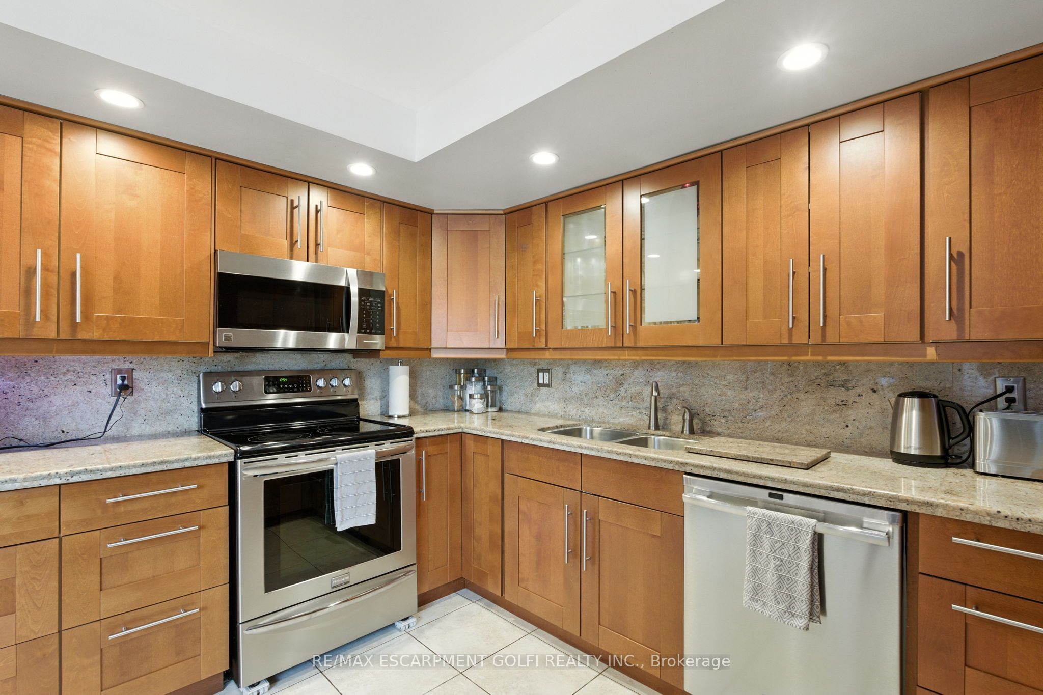 1201 North Shore Boulevard E 208 Property Photo 15