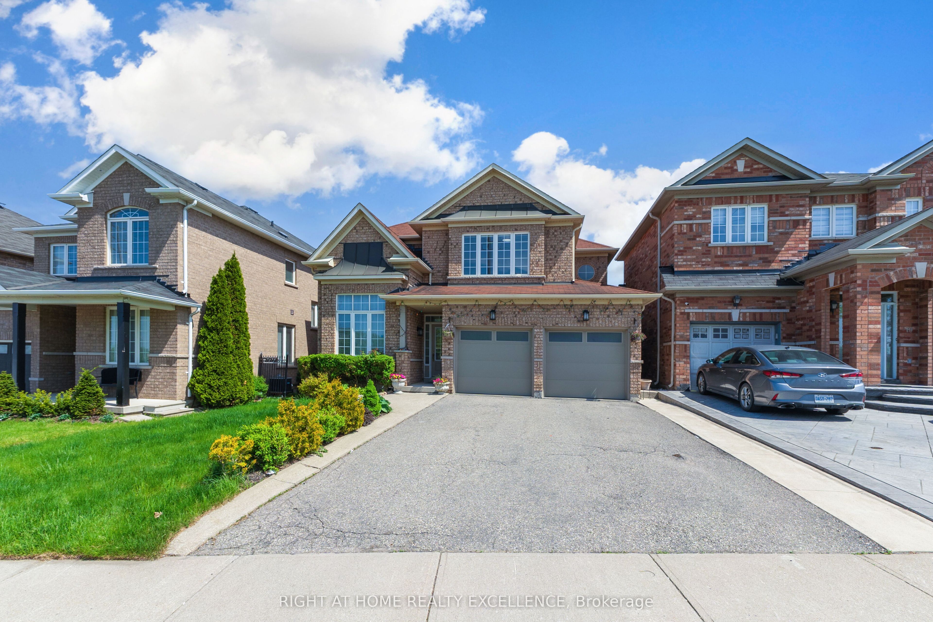 17 Keeleview Crescent Property Photo 1