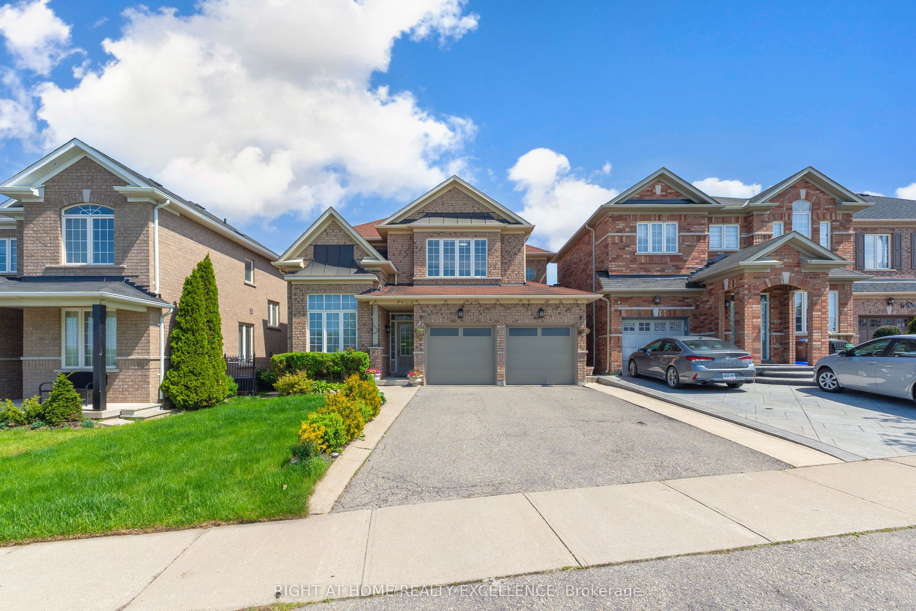 17 Keeleview Crescent Property Photo 2
