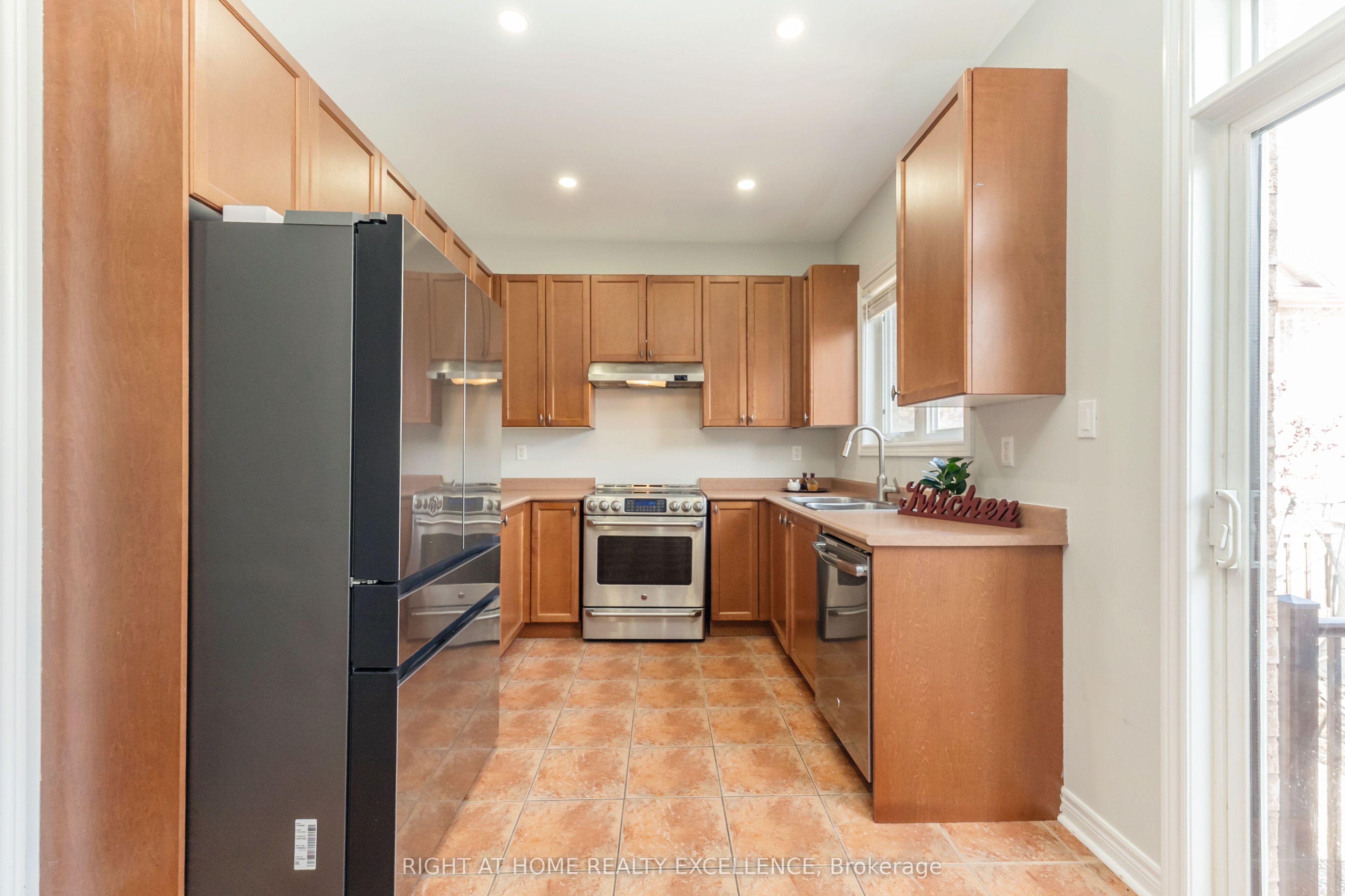17 Keeleview Crescent Property Photo 15