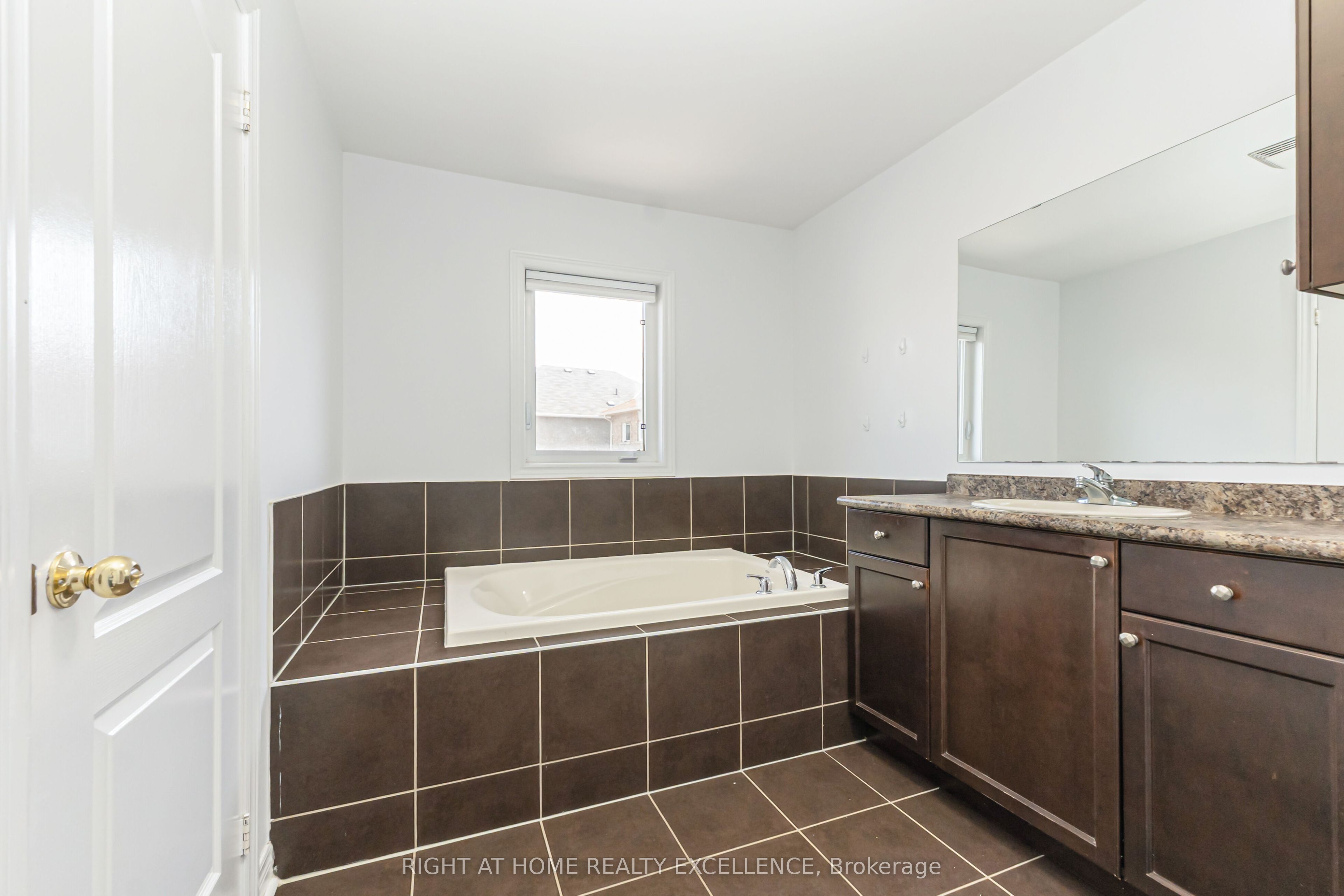 17 Keeleview Crescent Property Photo 32
