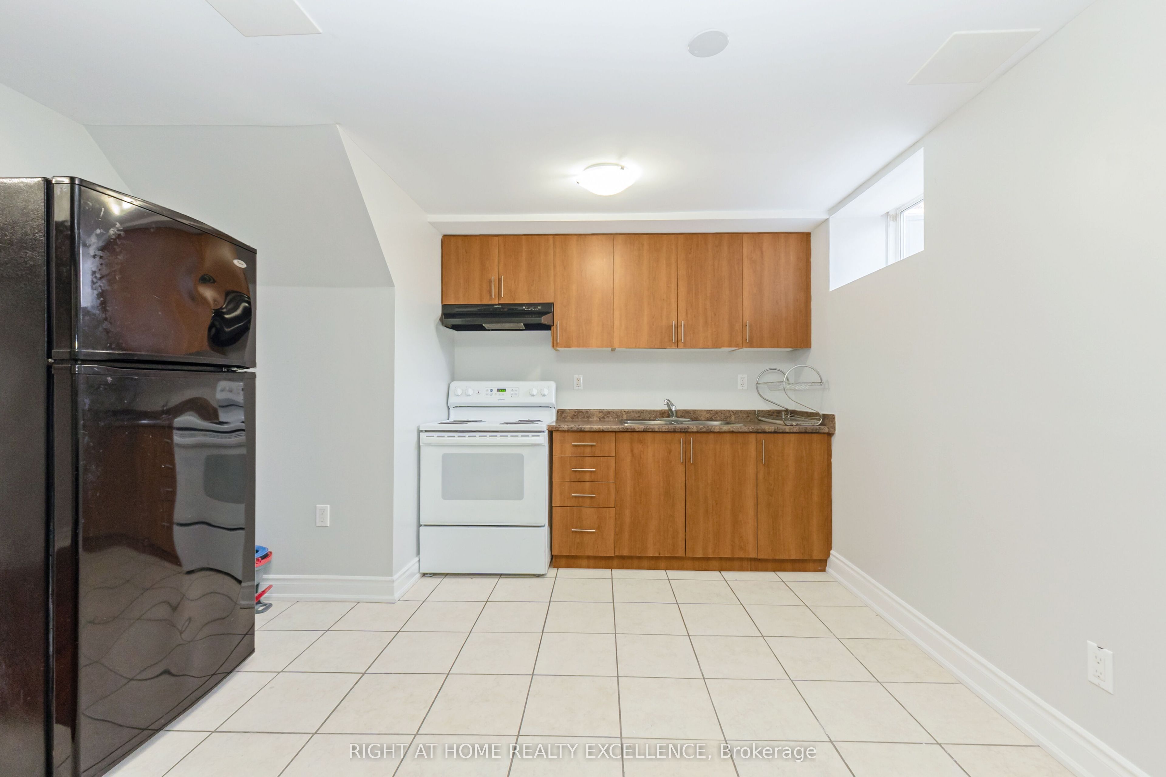 17 Keeleview Crescent Property Photo 35