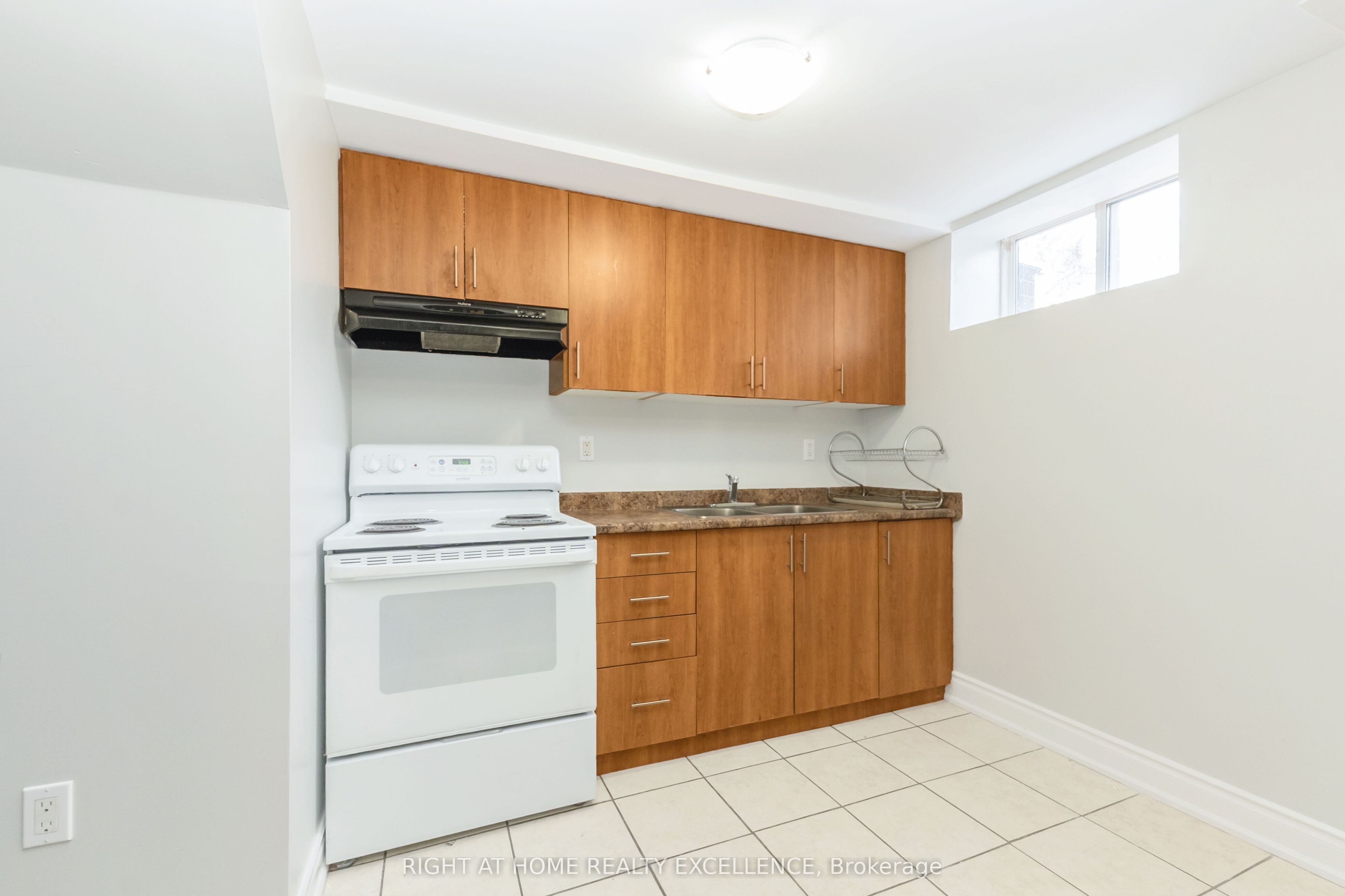 17 Keeleview Crescent Property Photo 36