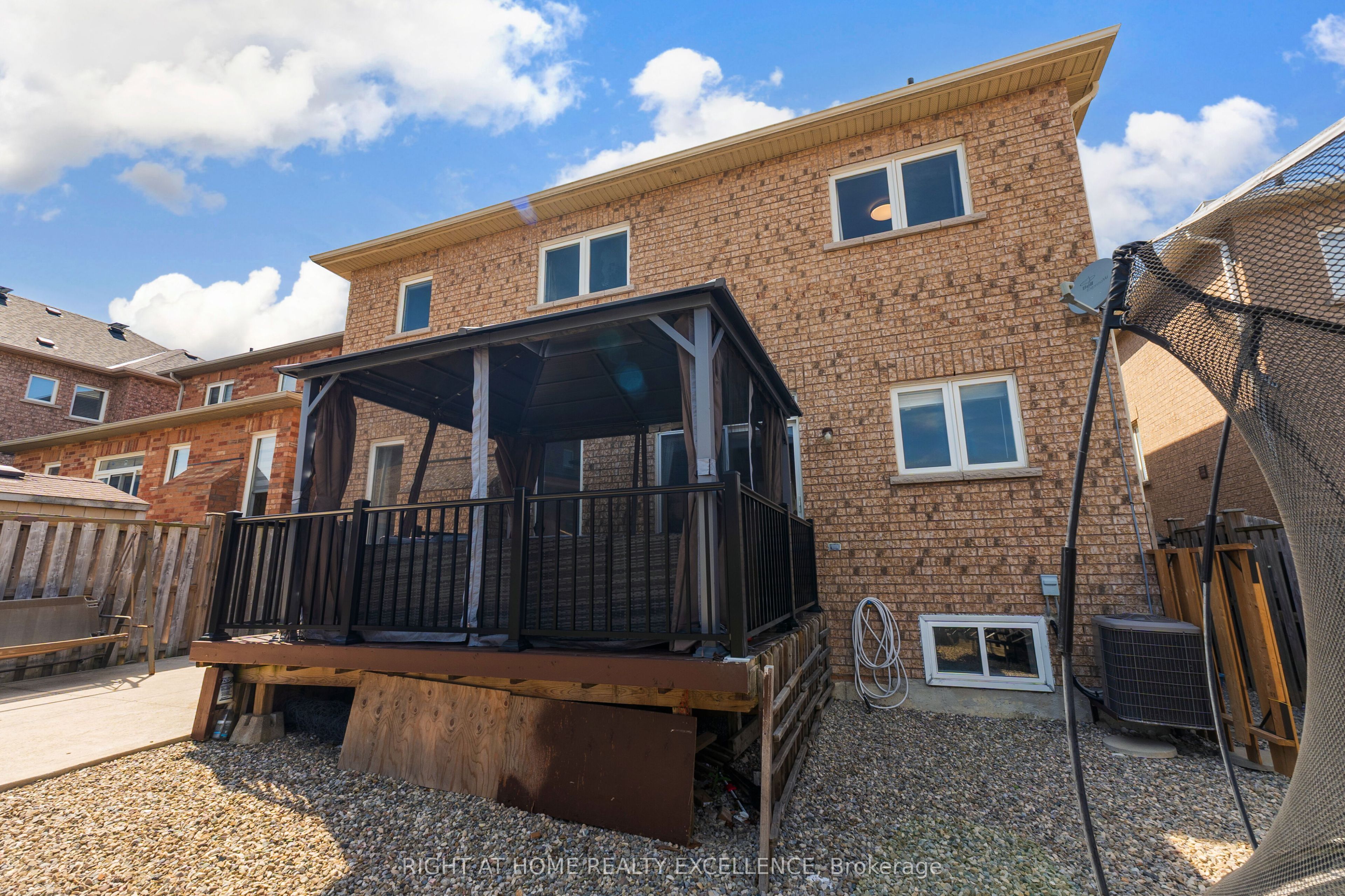 17 Keeleview Crescent Property Photo 44