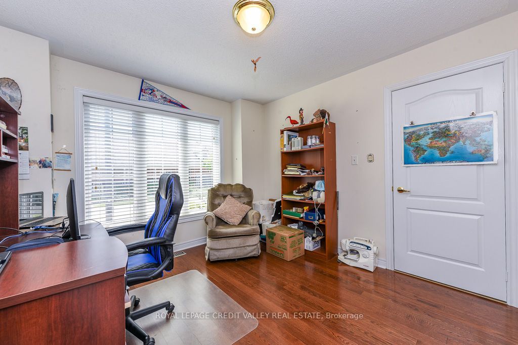 6 Ballerina Gardens Property Photo 8