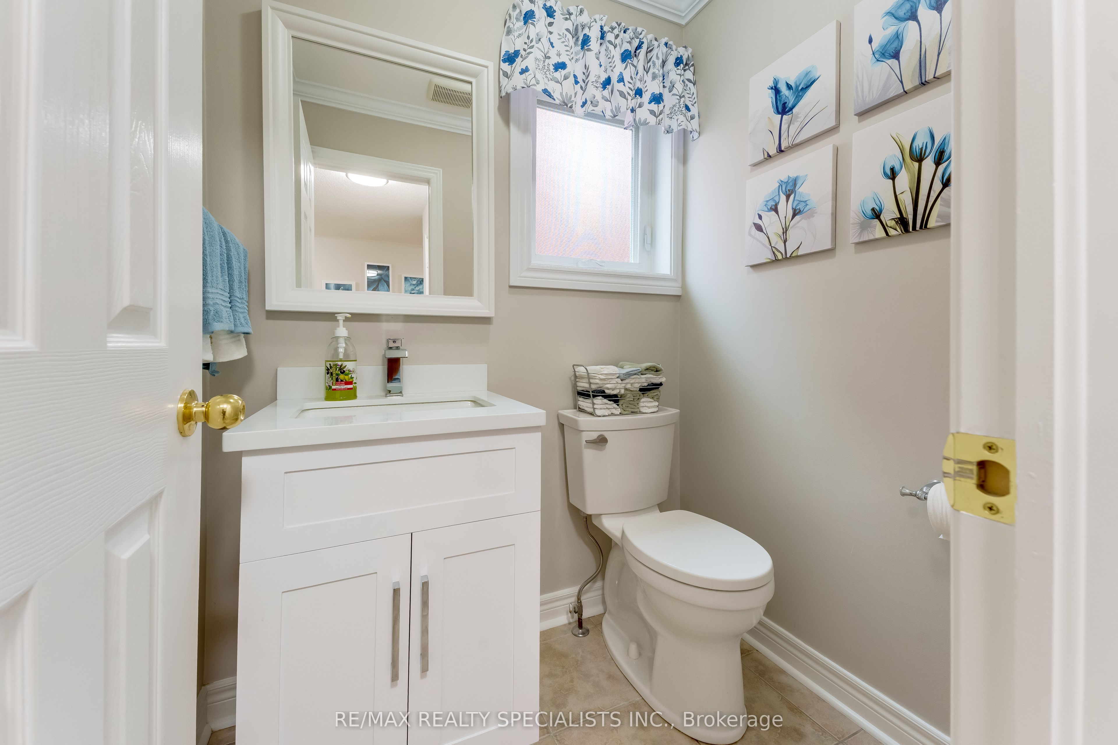 54 Red Plant Crescent Property Photo 13
