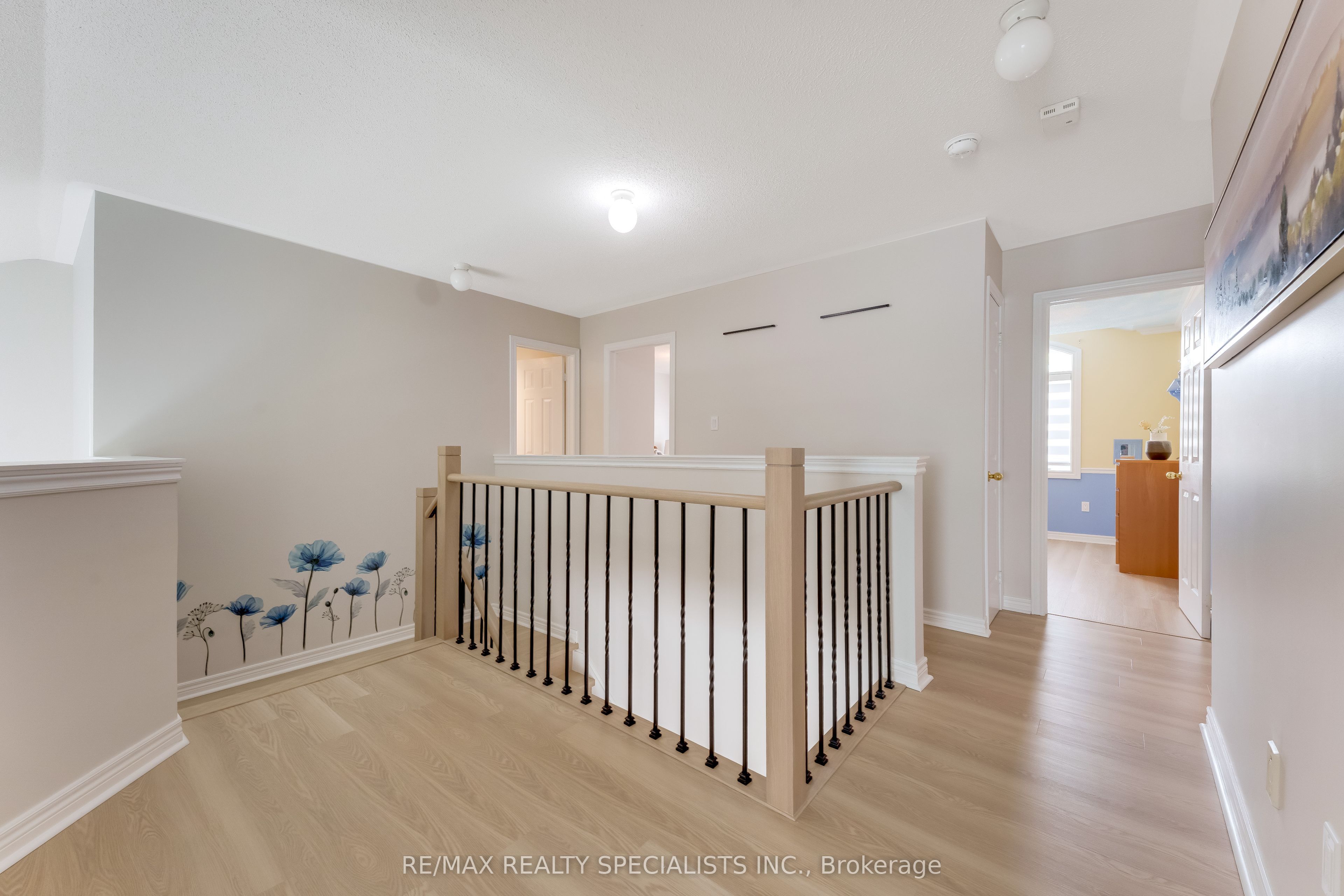 54 Red Plant Crescent Property Photo 14
