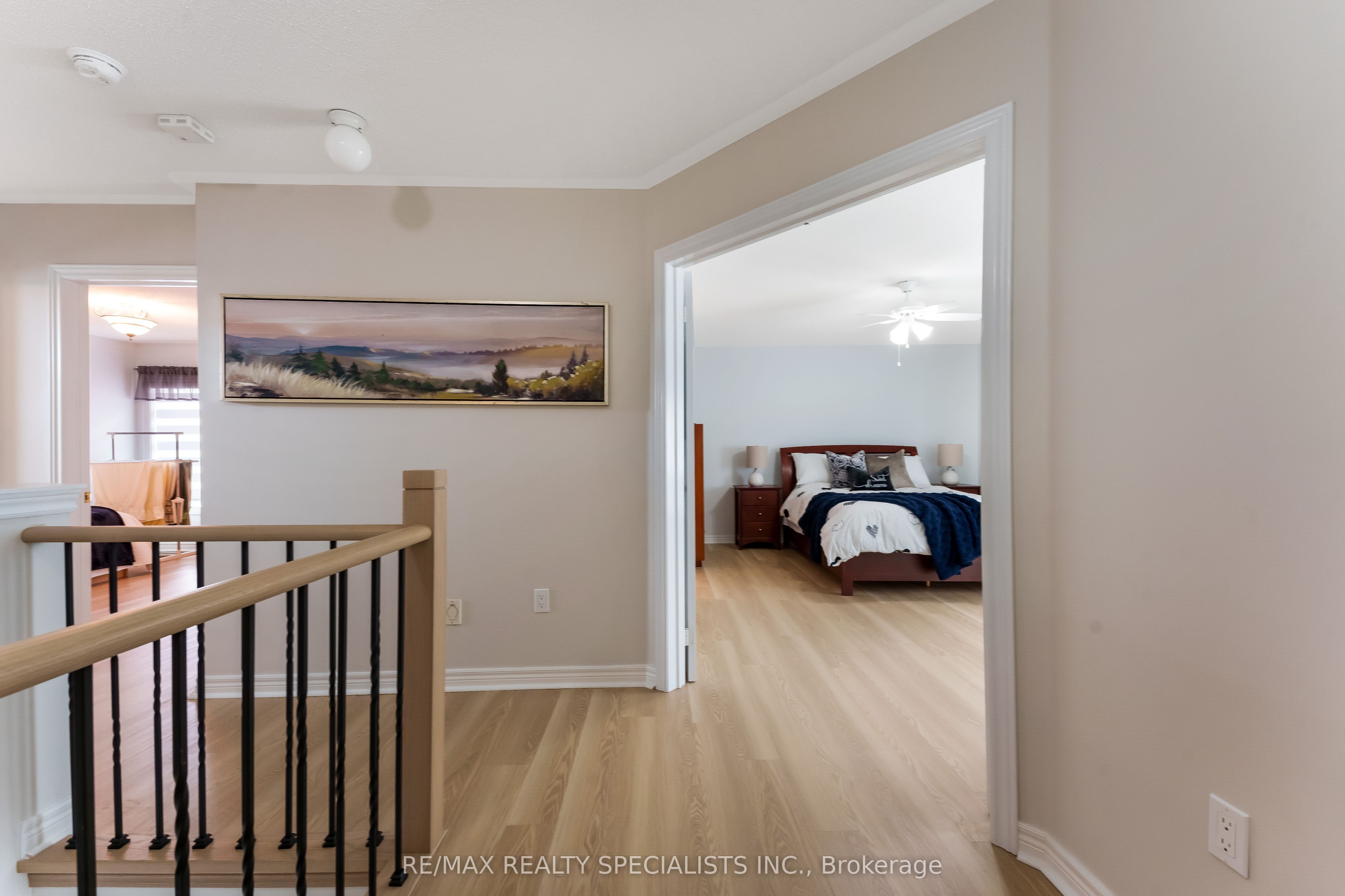 54 Red Plant Crescent Property Photo 15