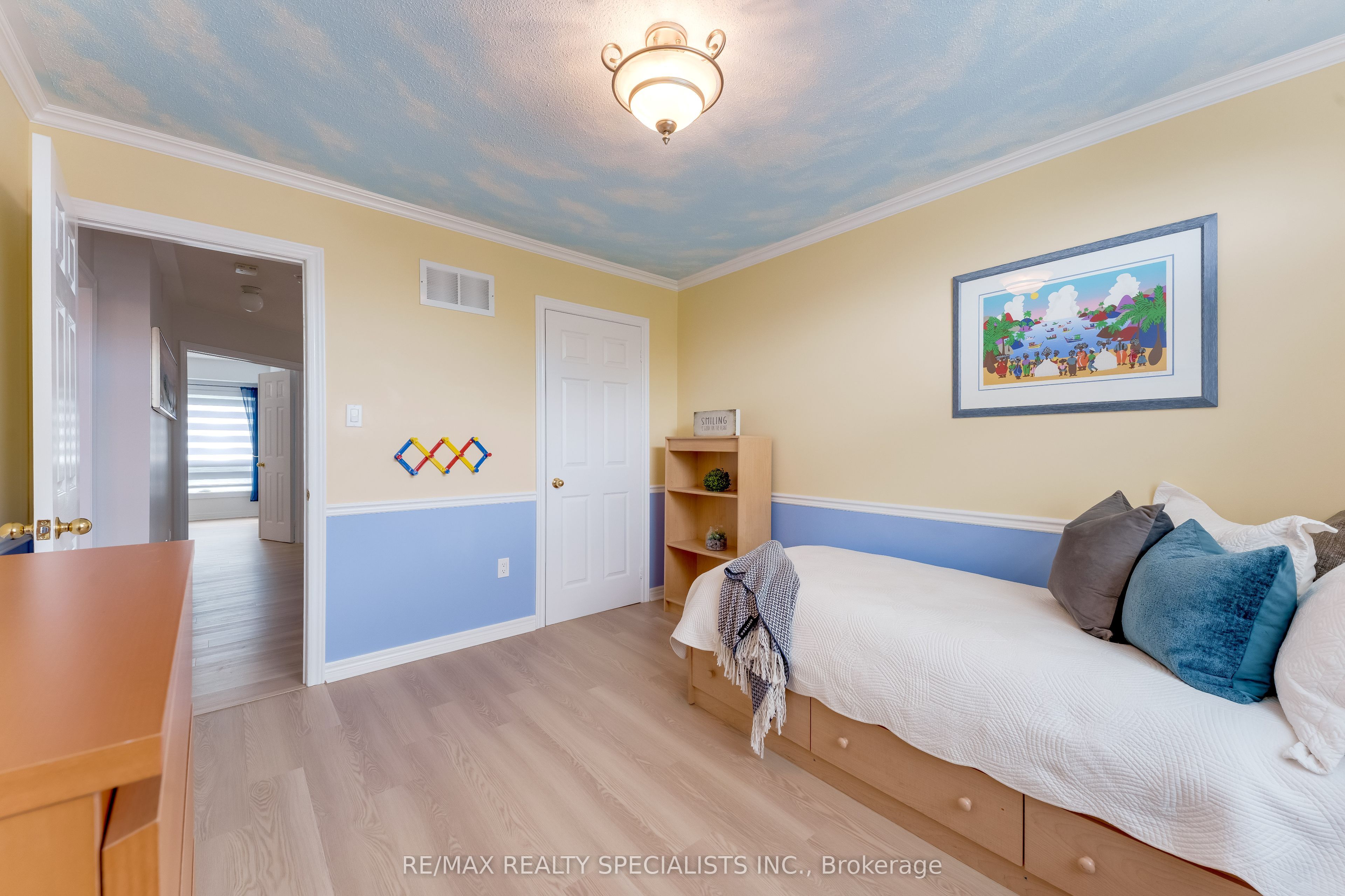 54 Red Plant Crescent Property Photo 19