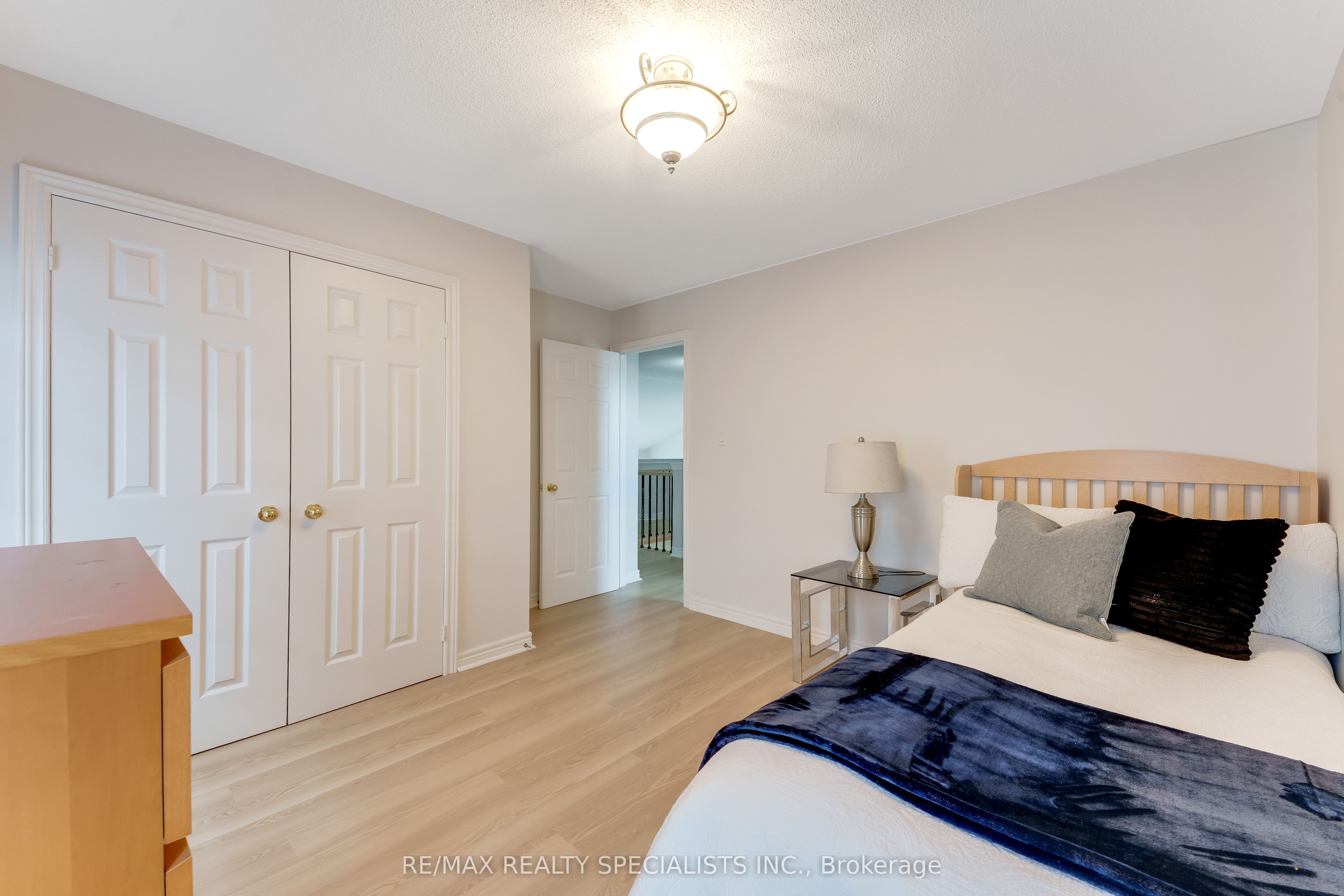 54 Red Plant Crescent Property Photo 20