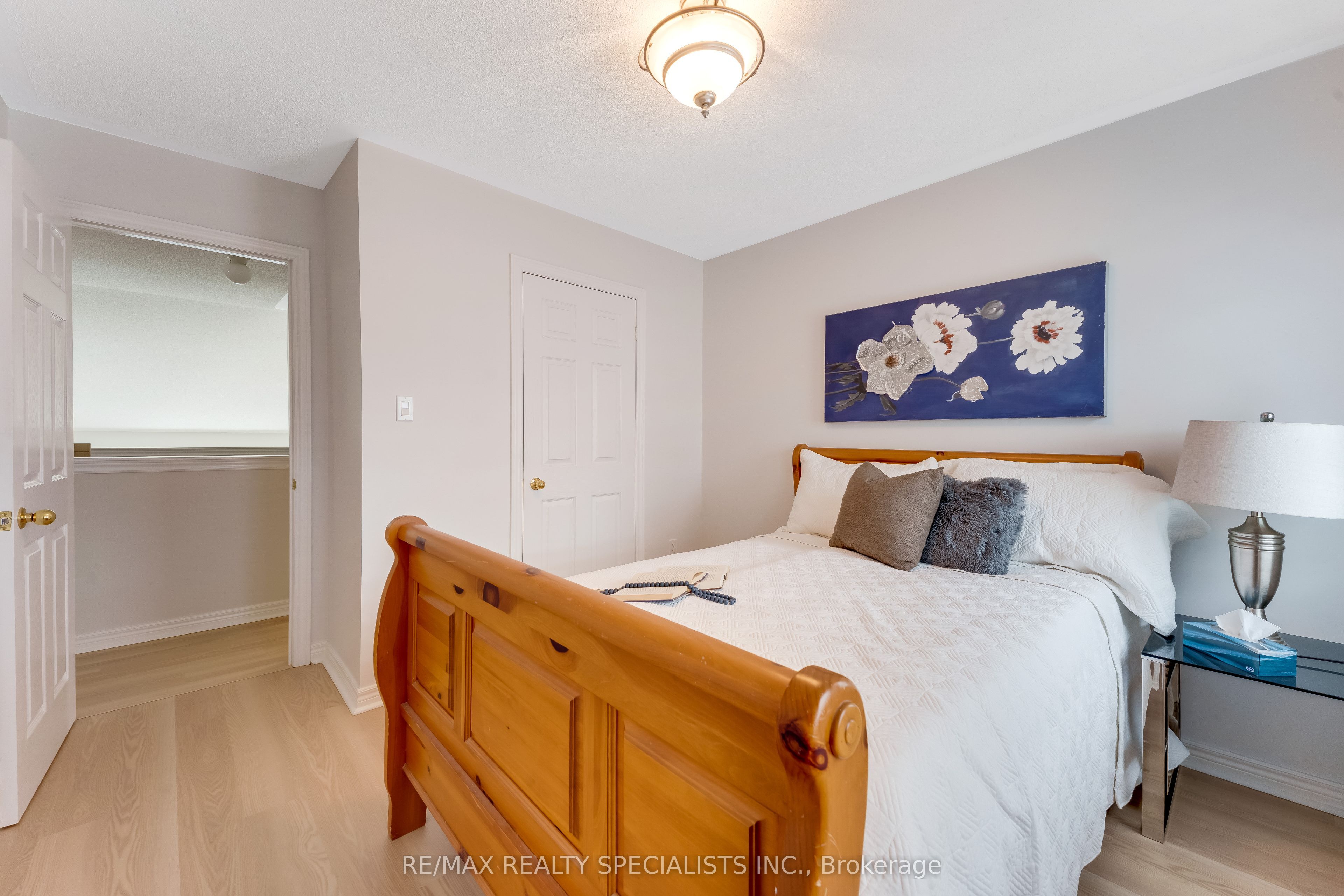 54 Red Plant Crescent Property Photo 22