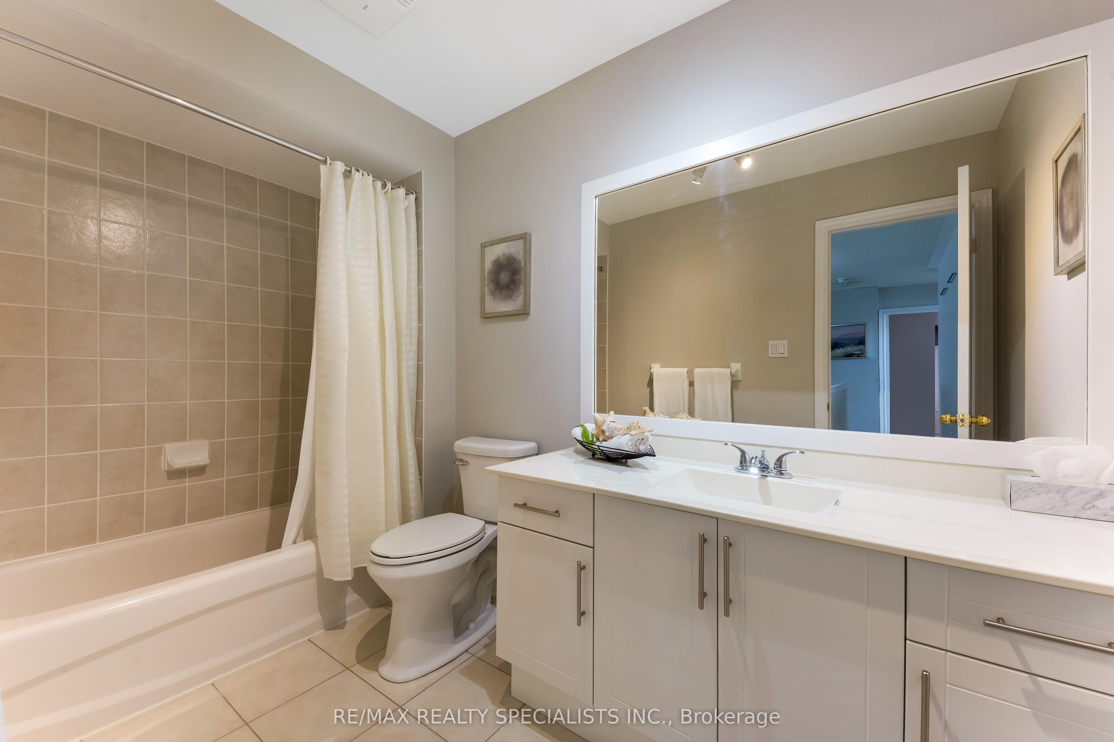 54 Red Plant Crescent Property Photo 23
