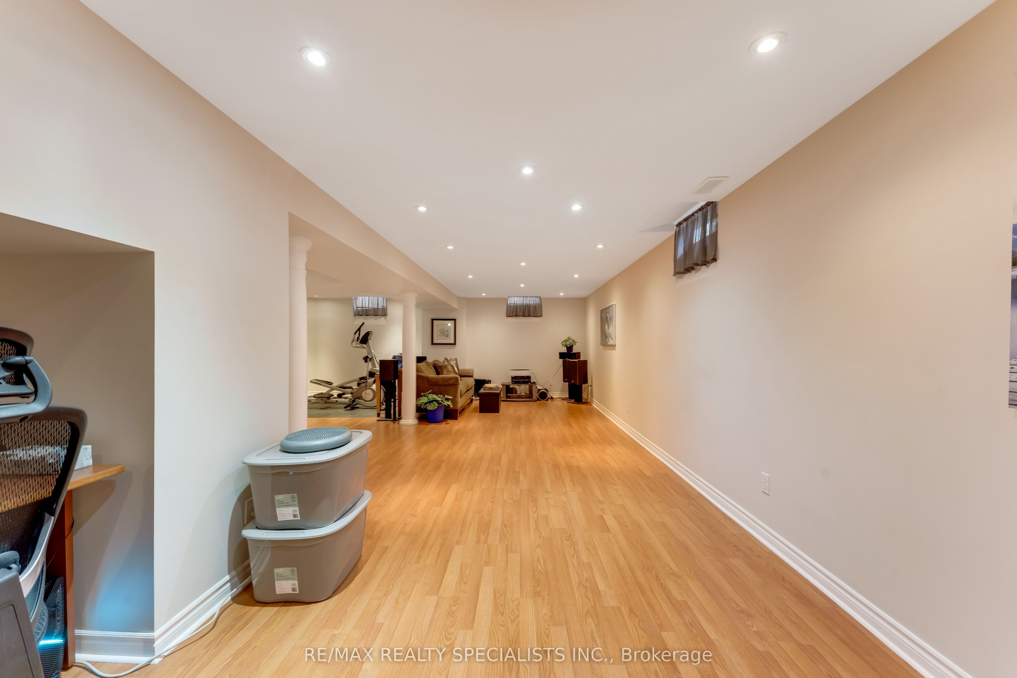 54 Red Plant Crescent Property Photo 25