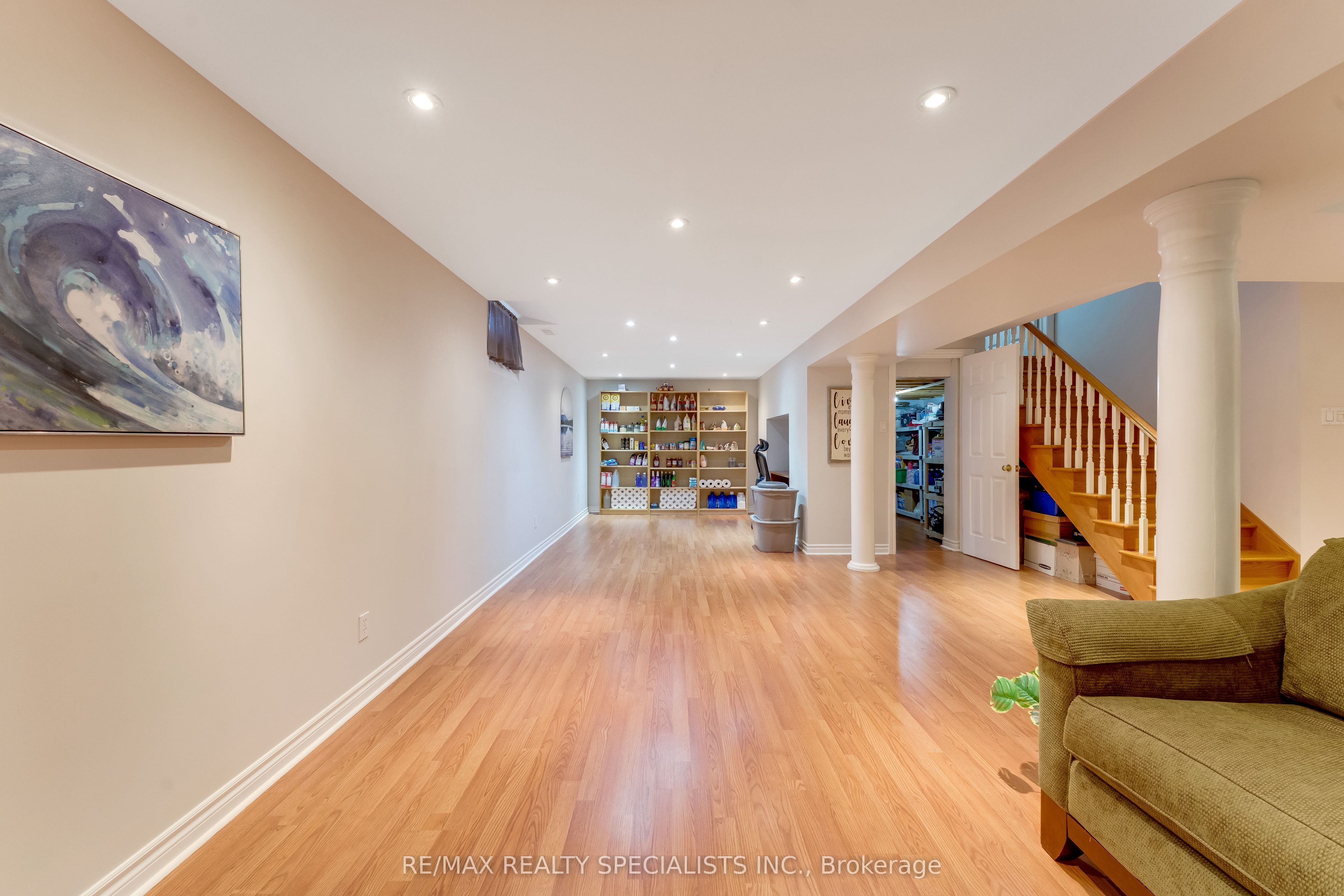 54 Red Plant Crescent Property Photo 26