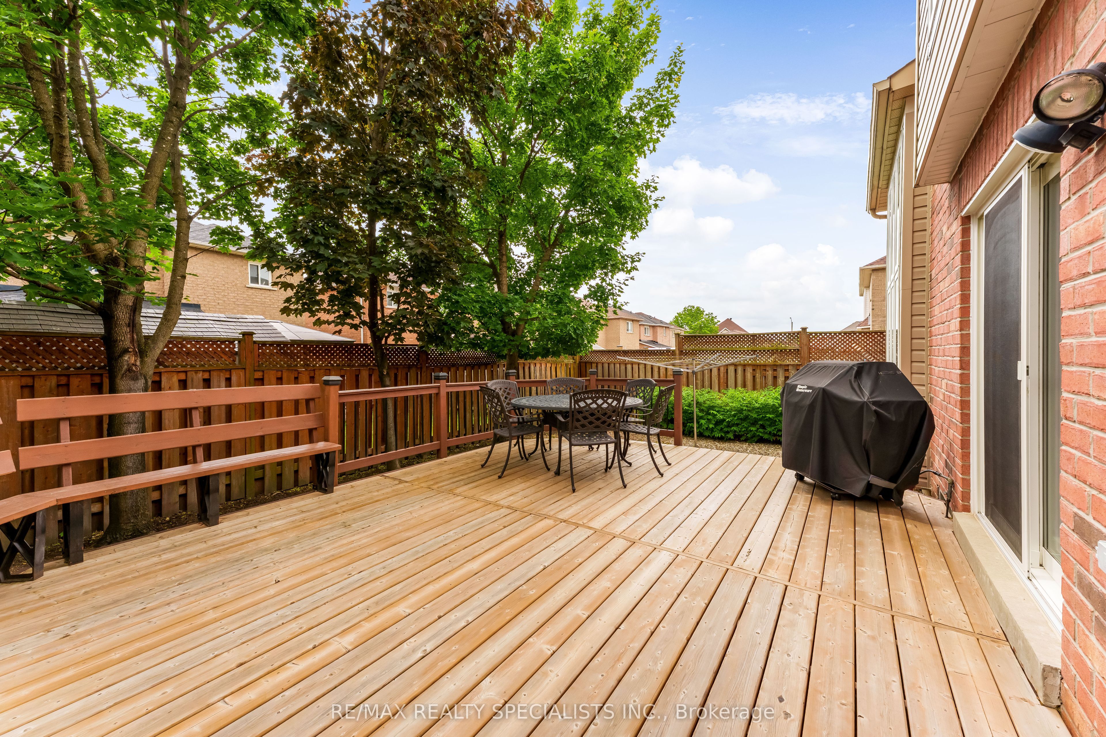 54 Red Plant Crescent Property Photo 29