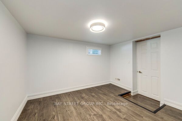 538 Fourth Line Property Photo 23