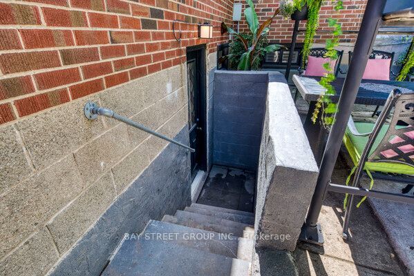 538 Fourth Line Property Photo 31