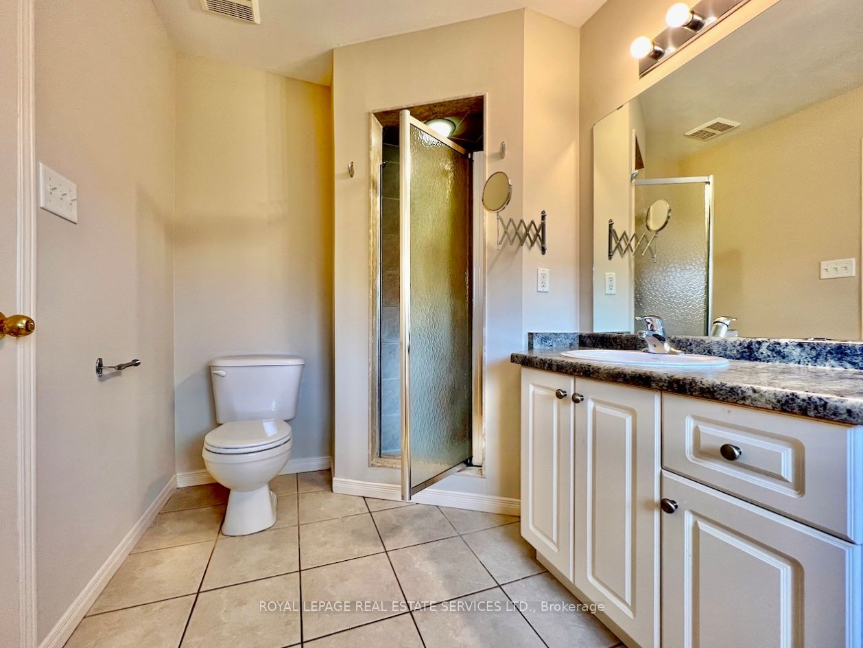 2153 Redstone Crescent Property Photo 20