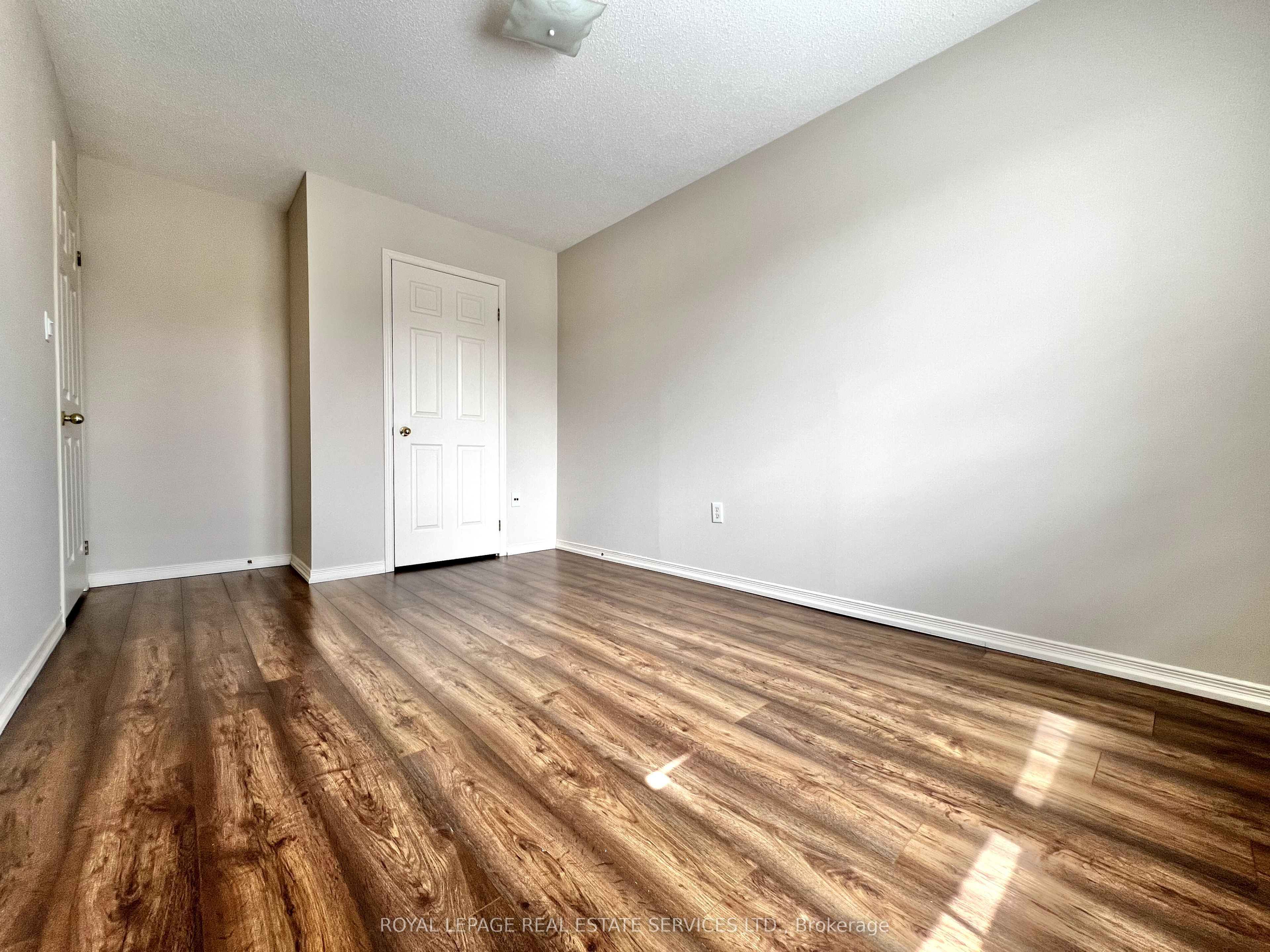 2153 Redstone Crescent Property Photo 26