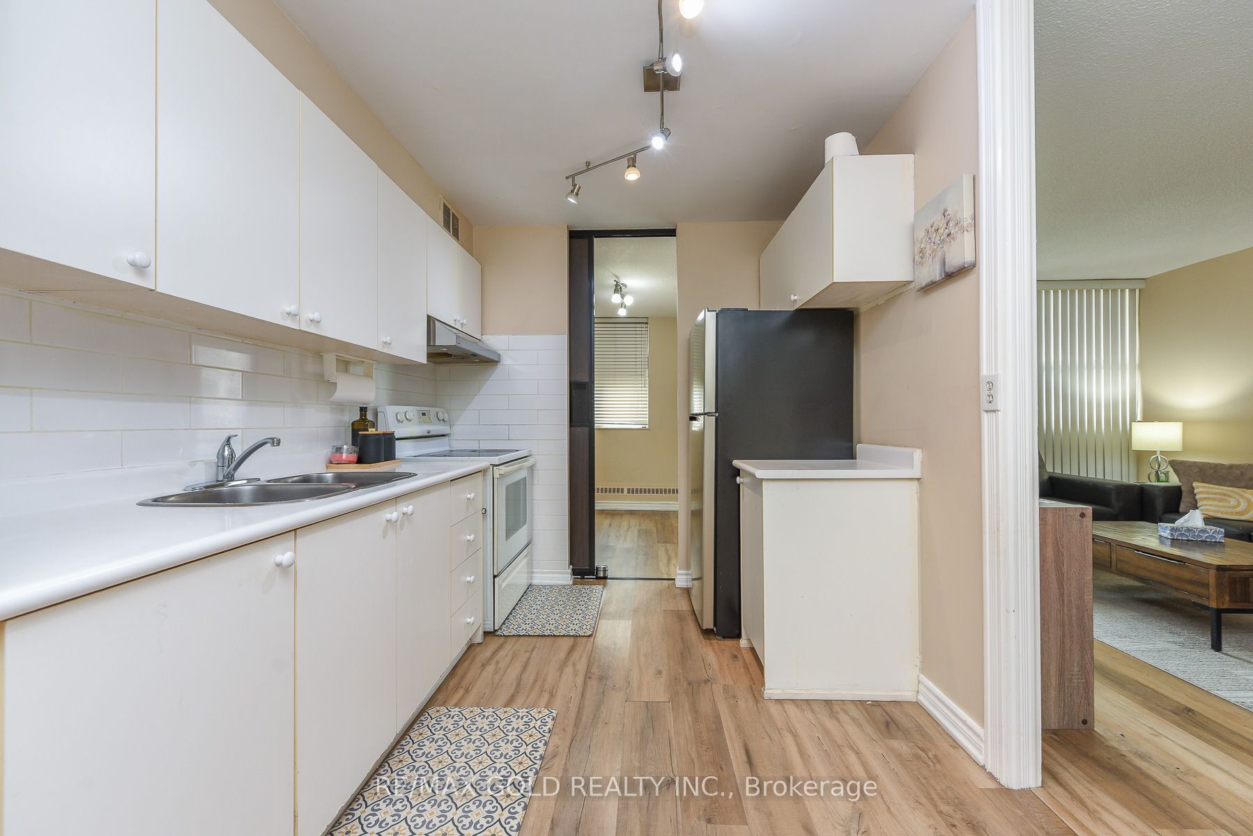 2645 Kipling Avenue 812 Property Photo 10