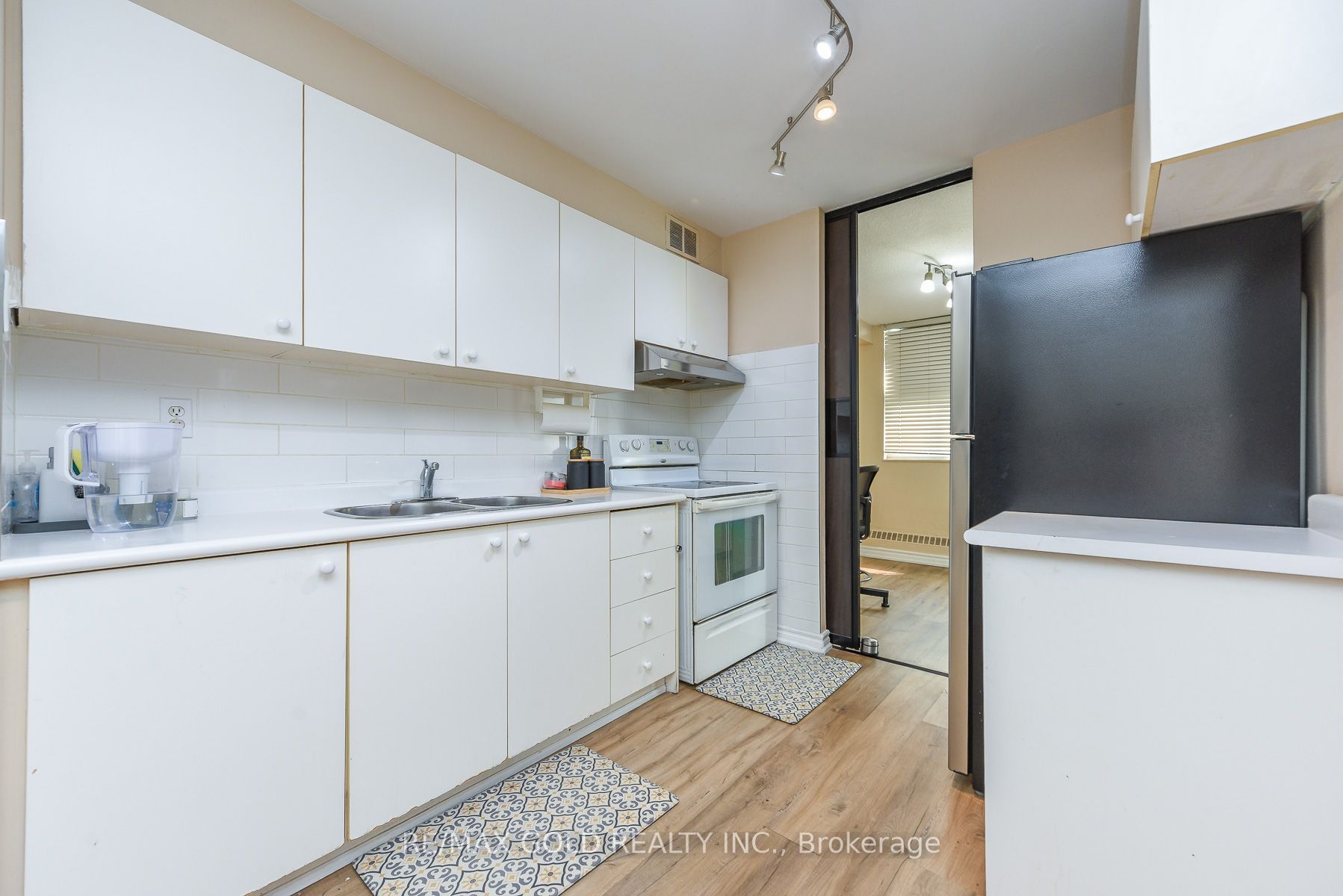 2645 Kipling Avenue 812 Property Photo 11