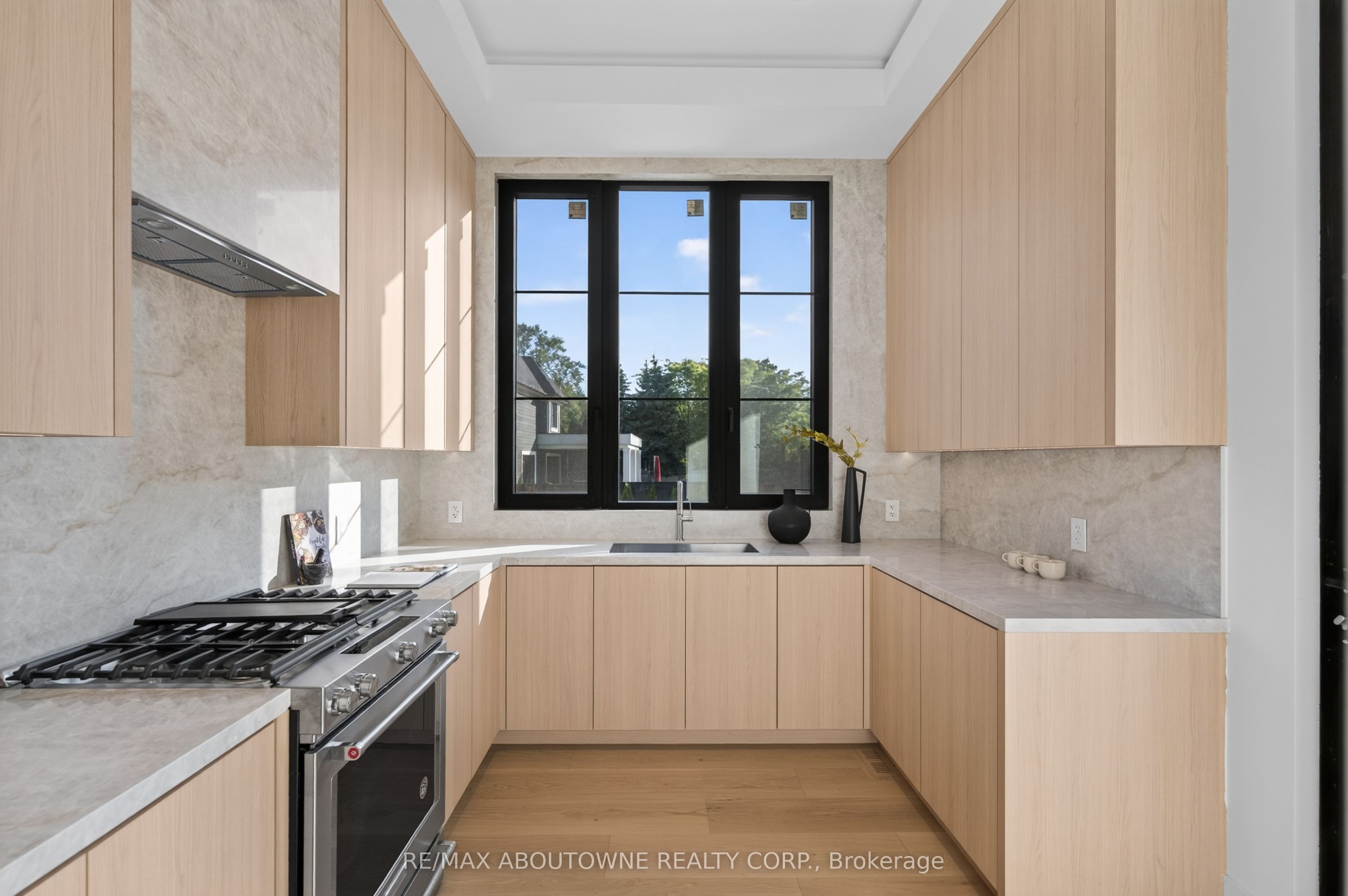 146 Third Line Property Photo 18