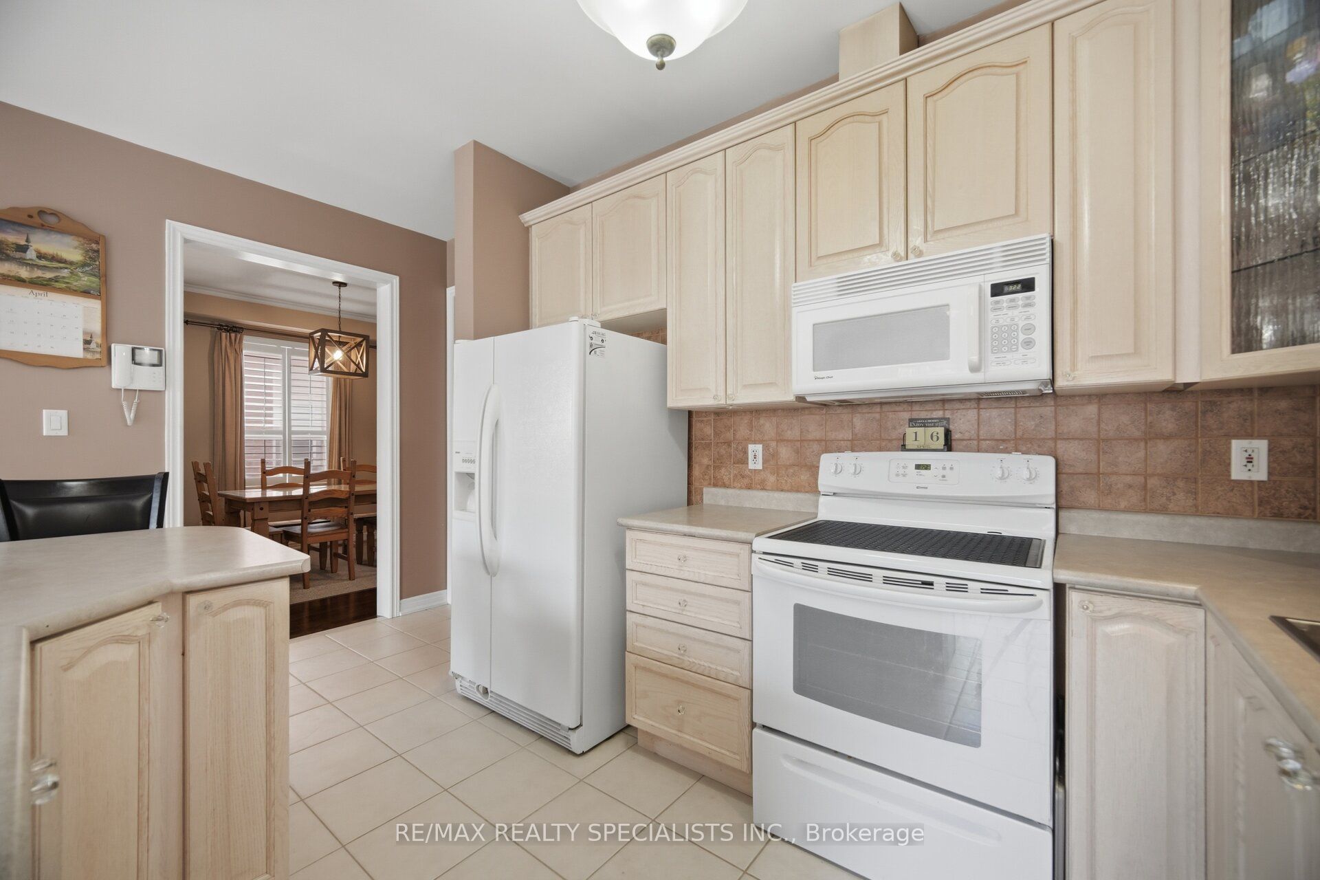 187 Cooke Crescent Property Photo 9