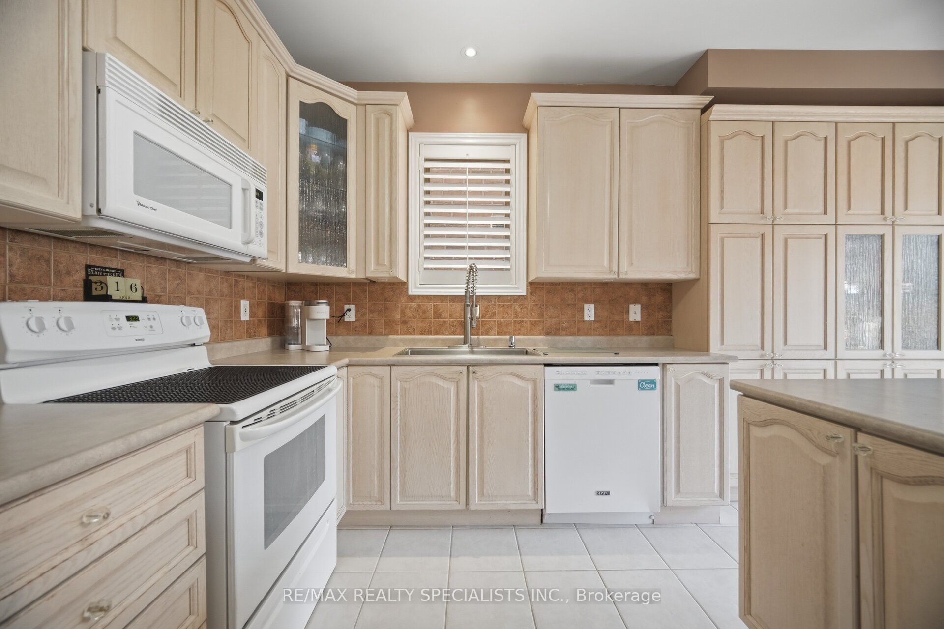 187 Cooke Crescent Property Photo 10