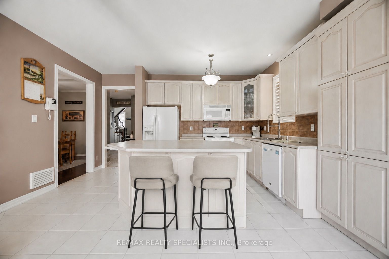 187 Cooke Crescent Property Photo 11