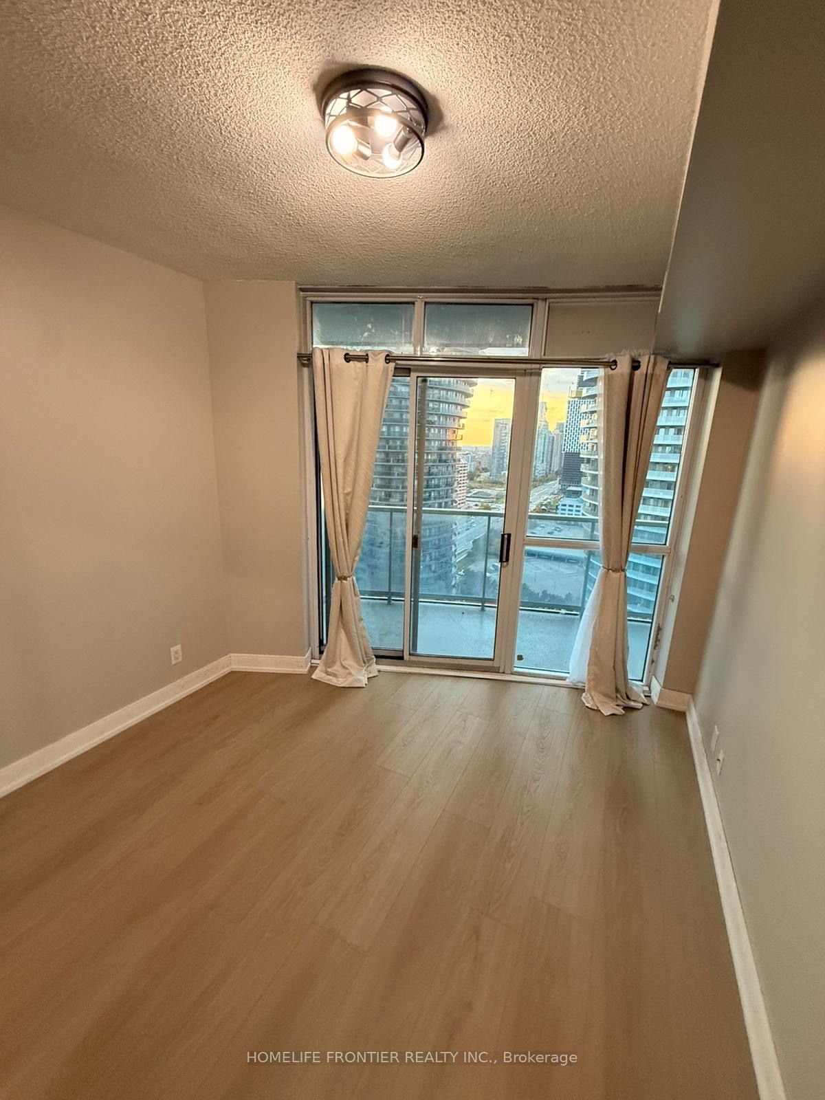 80 Absolute Avenue 2607 Property Photo 8