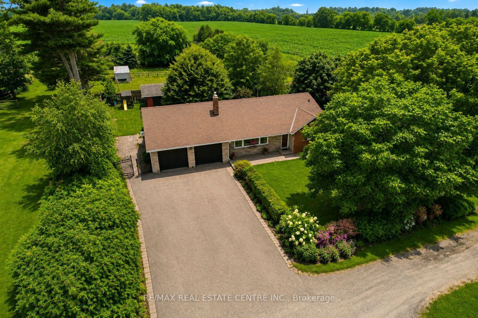 5438 Trafalgar Road Property Photo 4