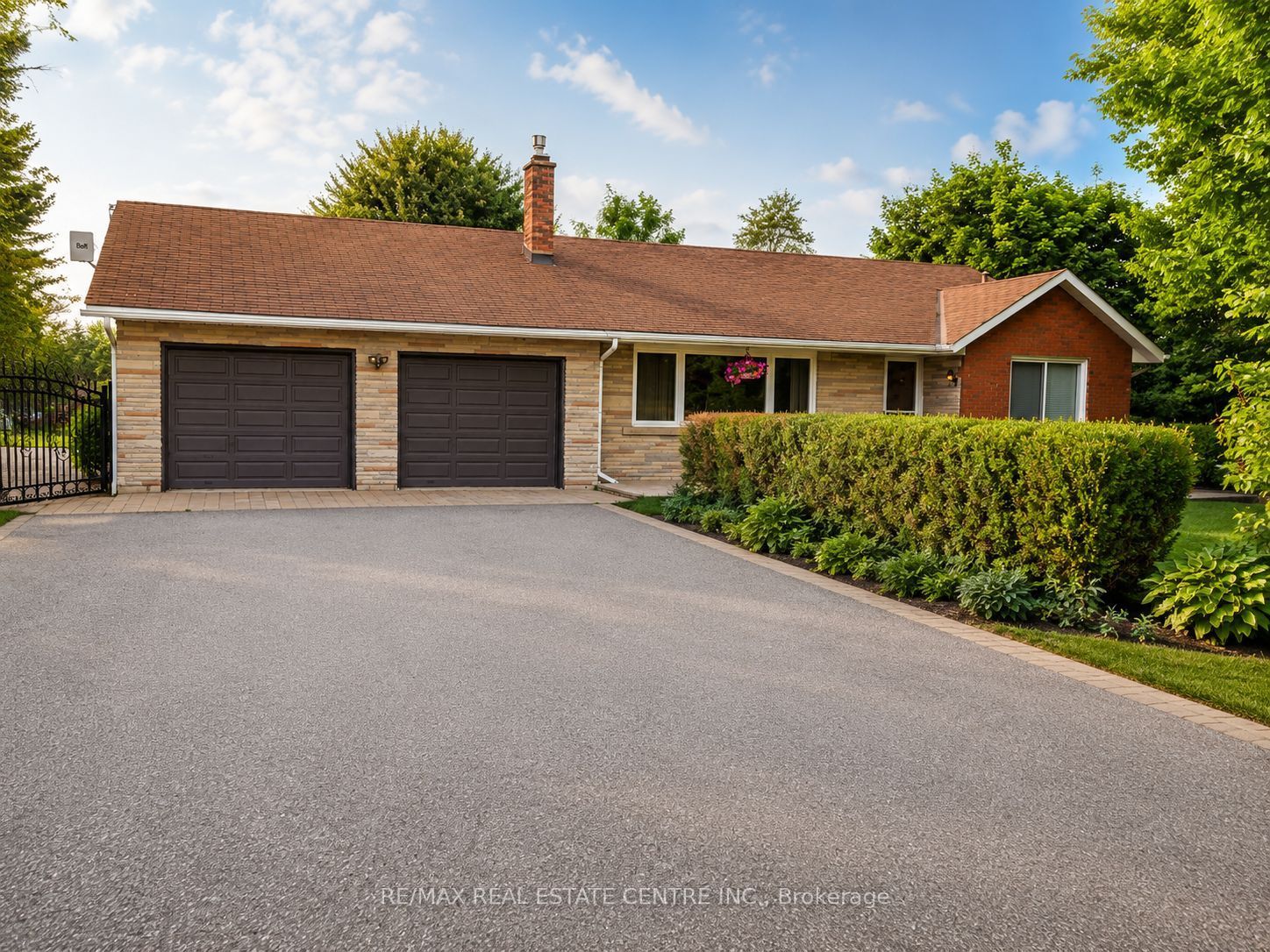 5438 Trafalgar Road Property Photo 6