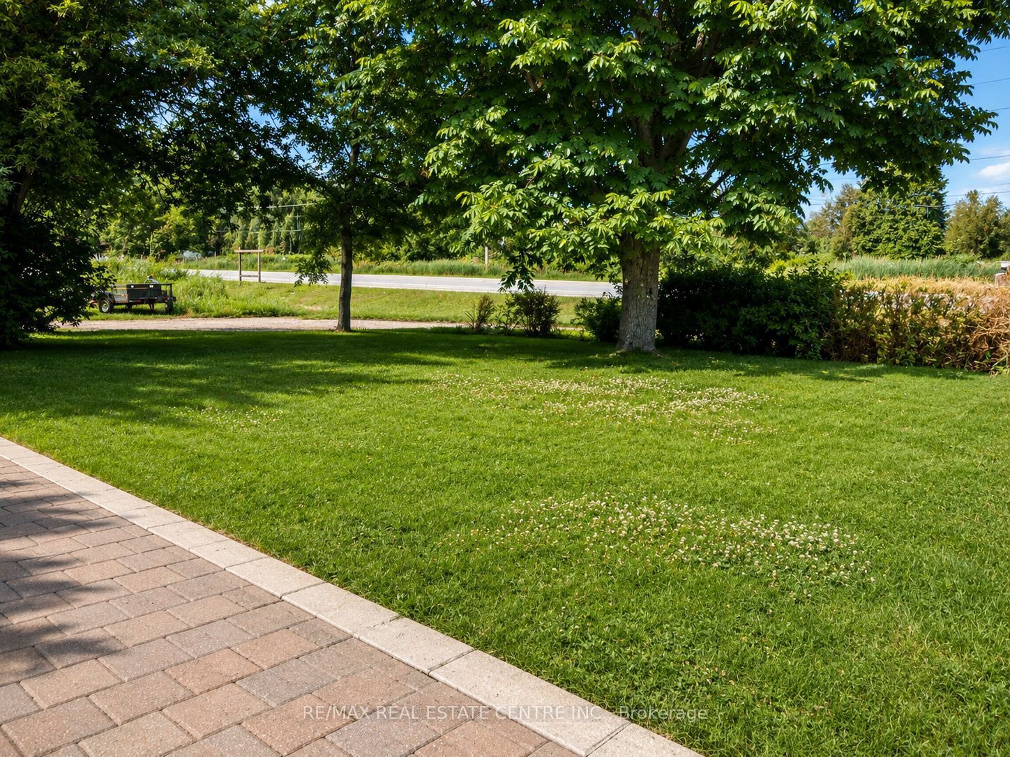 5438 Trafalgar Road Property Photo 8